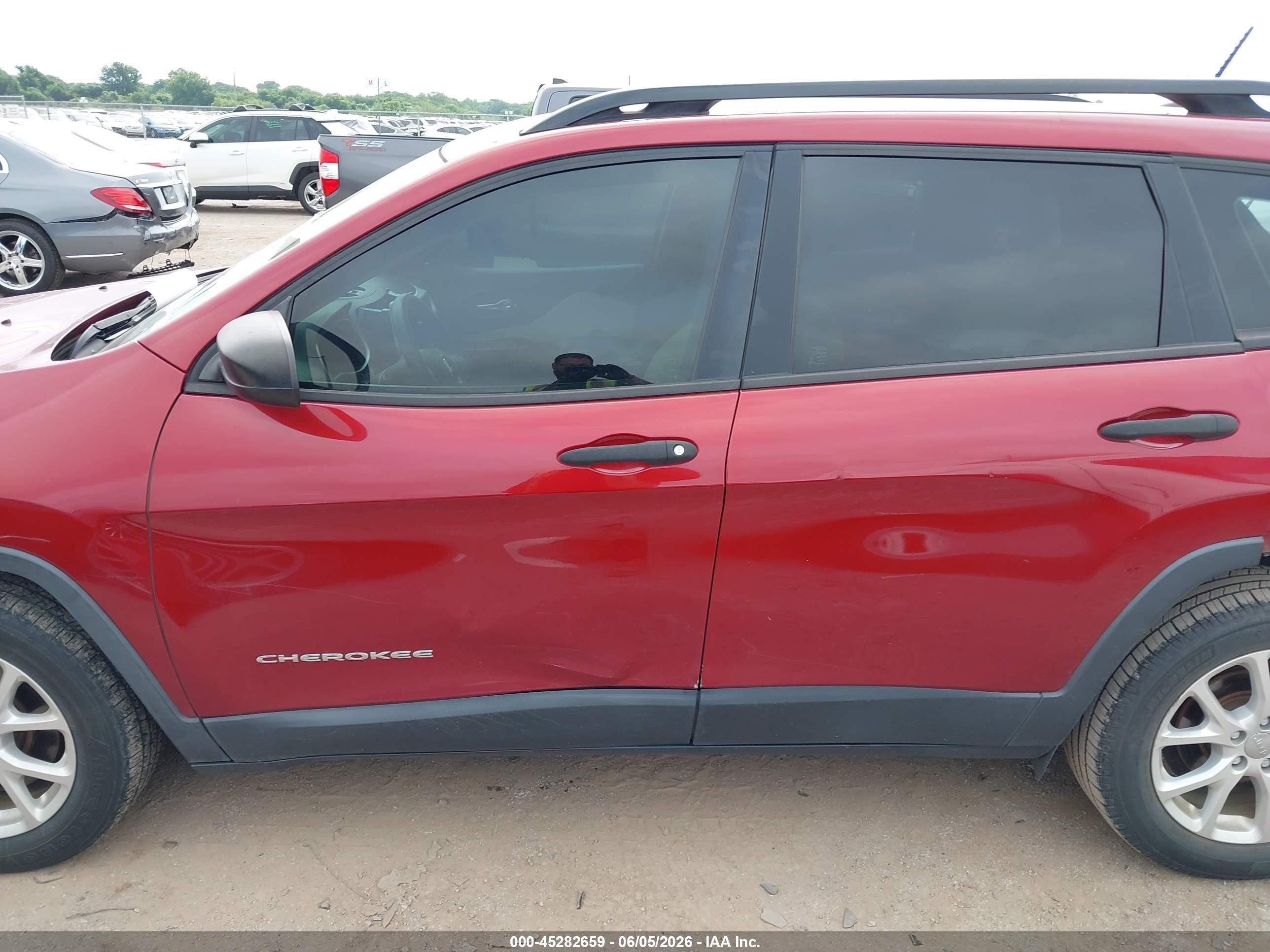 2015 Jeep Cherokee Sport Red vin: 1C4PJLAB6FW689609