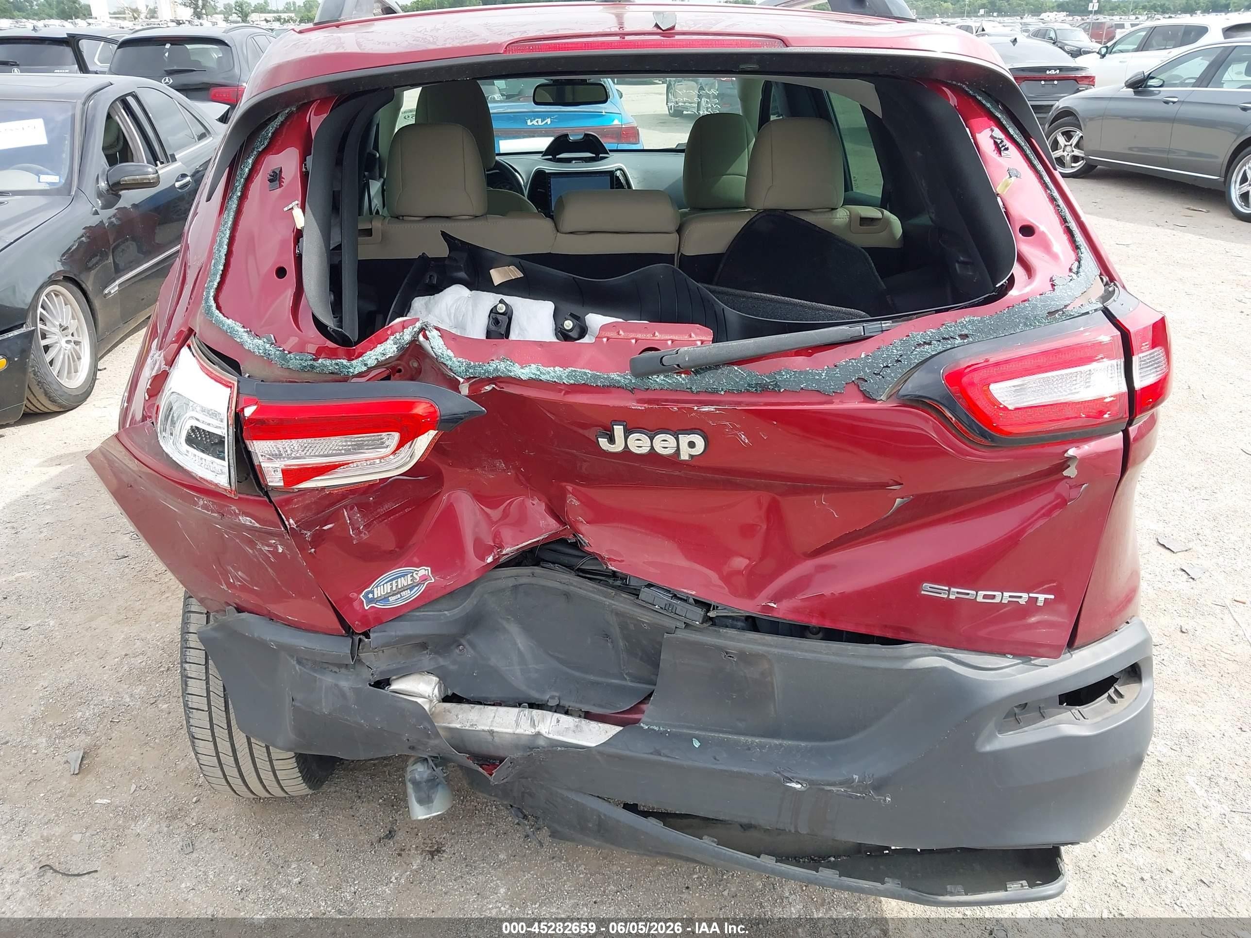 2015 Jeep Cherokee Sport Red vin: 1C4PJLAB6FW689609