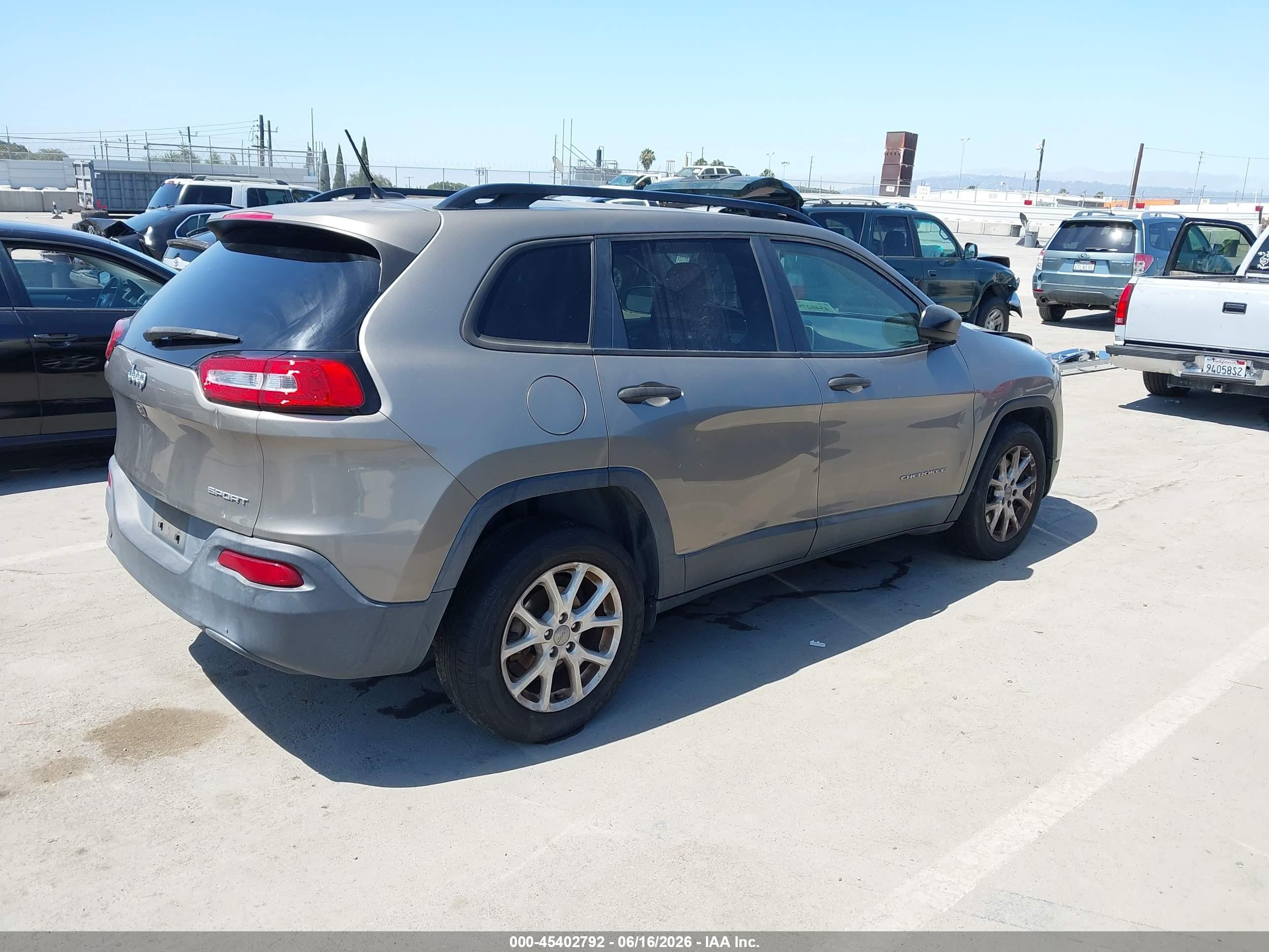 2017 Jeep Cherokee Sport Fwd Gold vin: 1C4PJLAB6HW603704