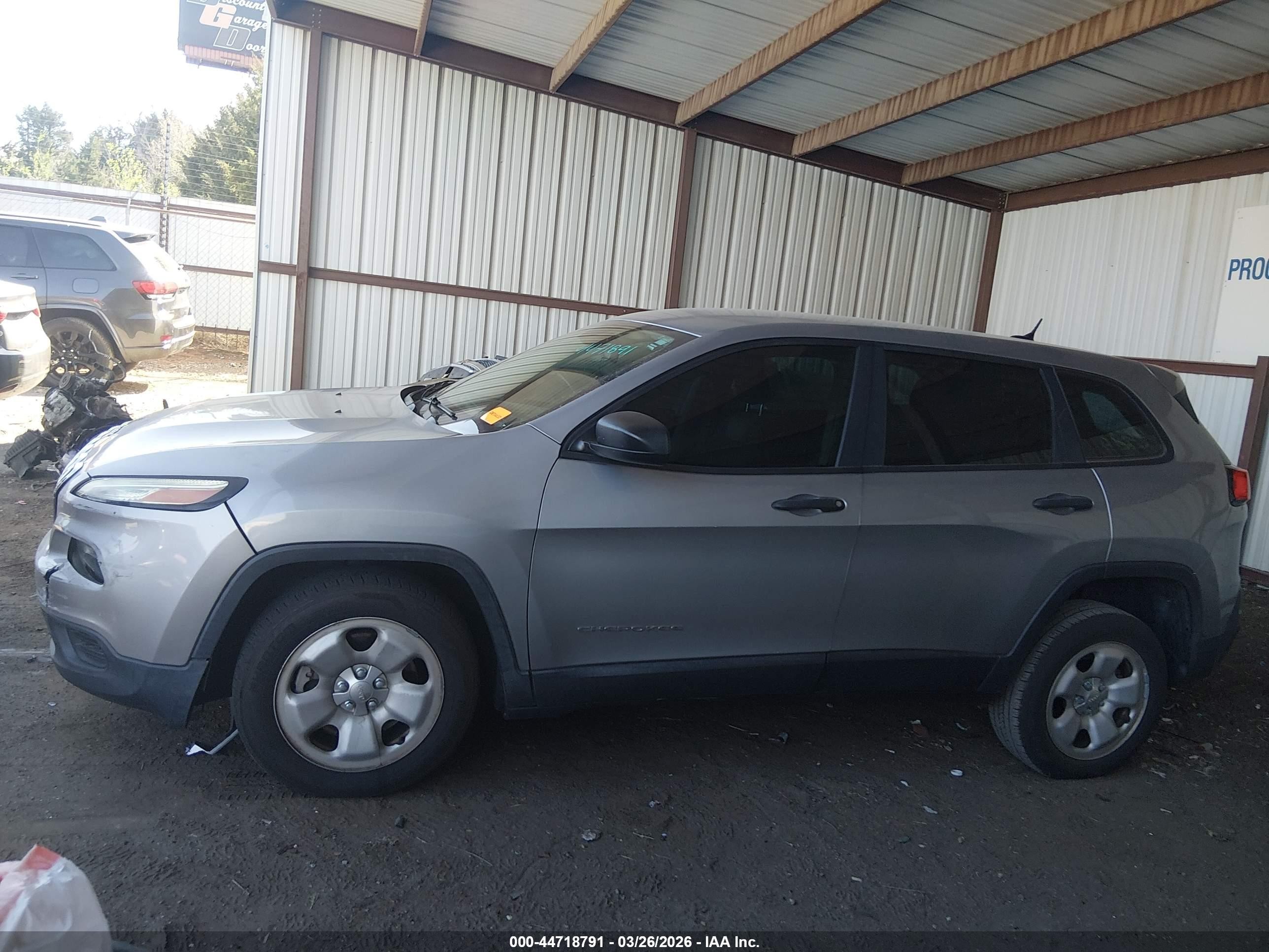 2014 Jeep Cherokee Sport Серебряный vin: 1C4PJLAB7EW112652
