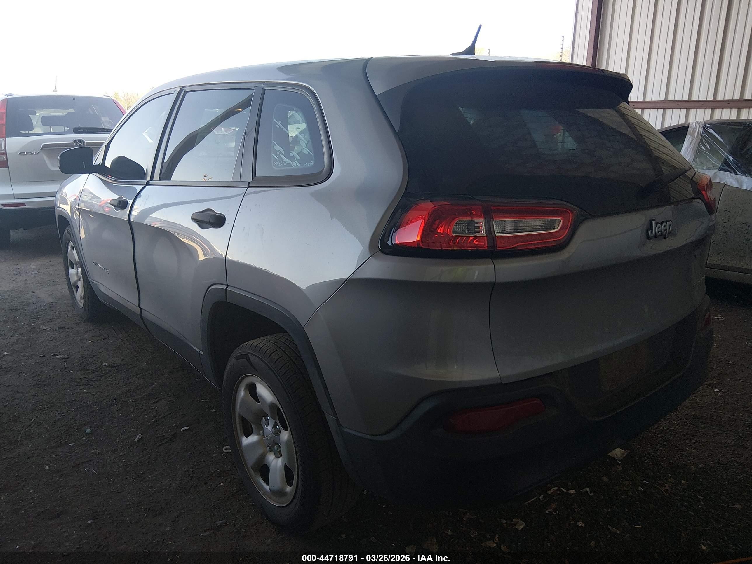 2014 Jeep Cherokee Sport Серебряный vin: 1C4PJLAB7EW112652