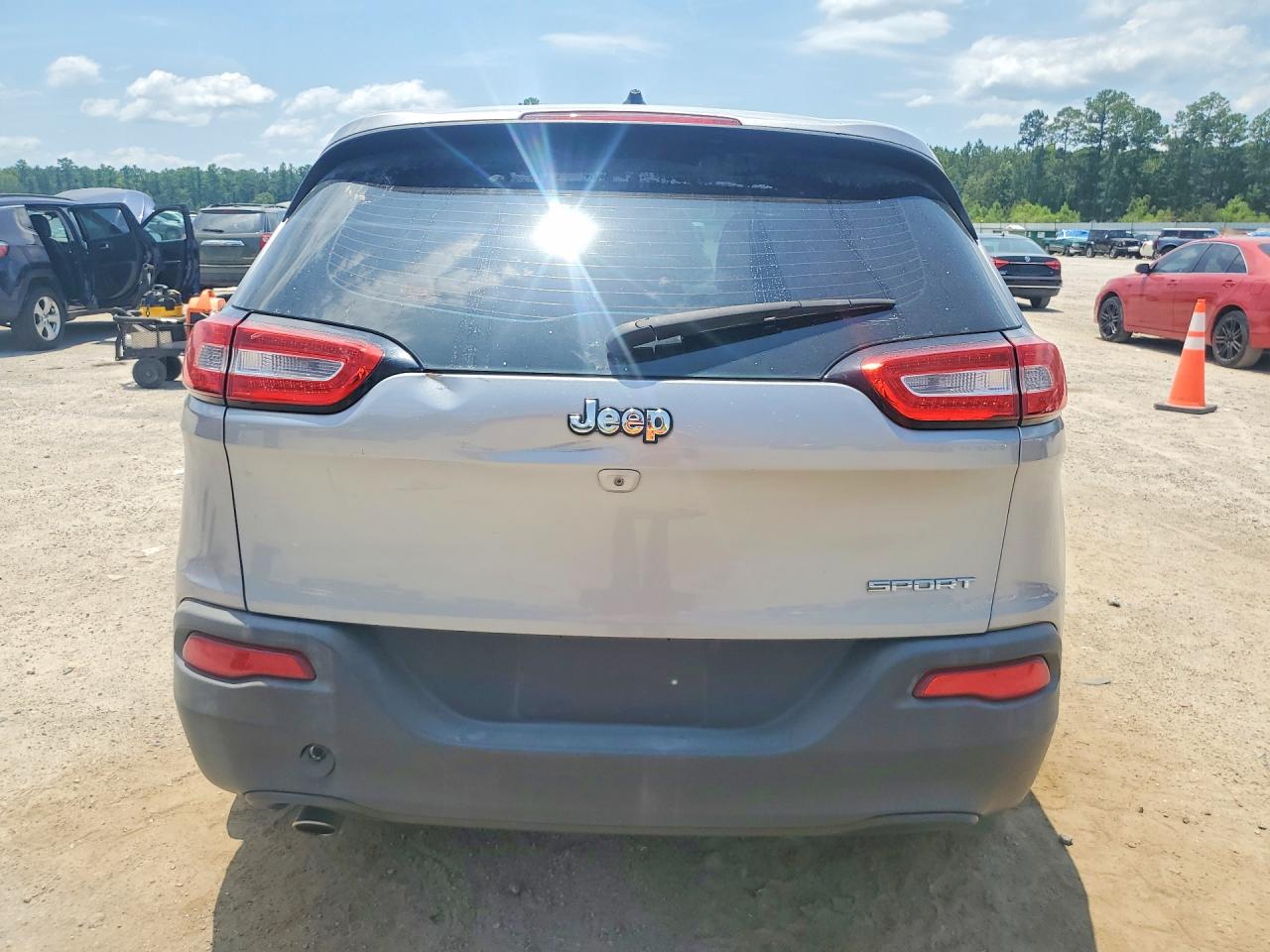2014 Jeep Cherokee Sport Silver vin: 1C4PJLAB7EW157414