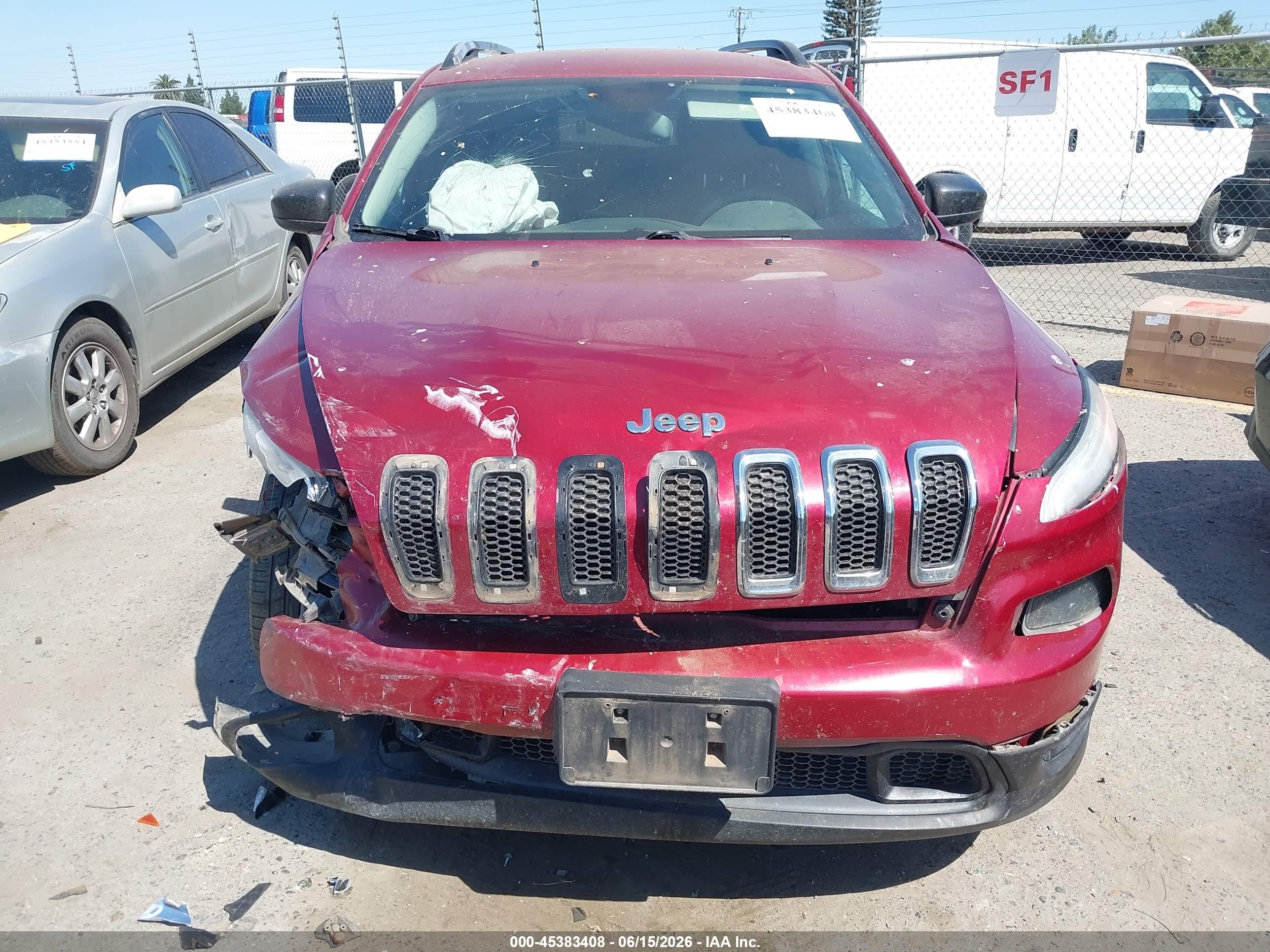 2015 Jeep Cherokee Sport Red vin: 1C4PJLAB7FW701640