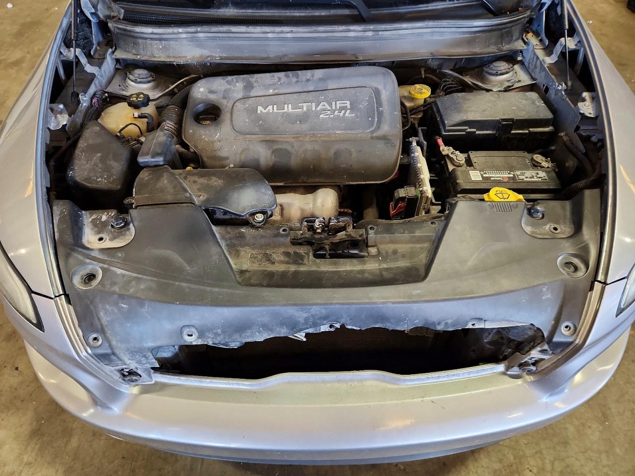 2014 Jeep Cheeroke Silver vin: 1C4PJLAB8EW122803