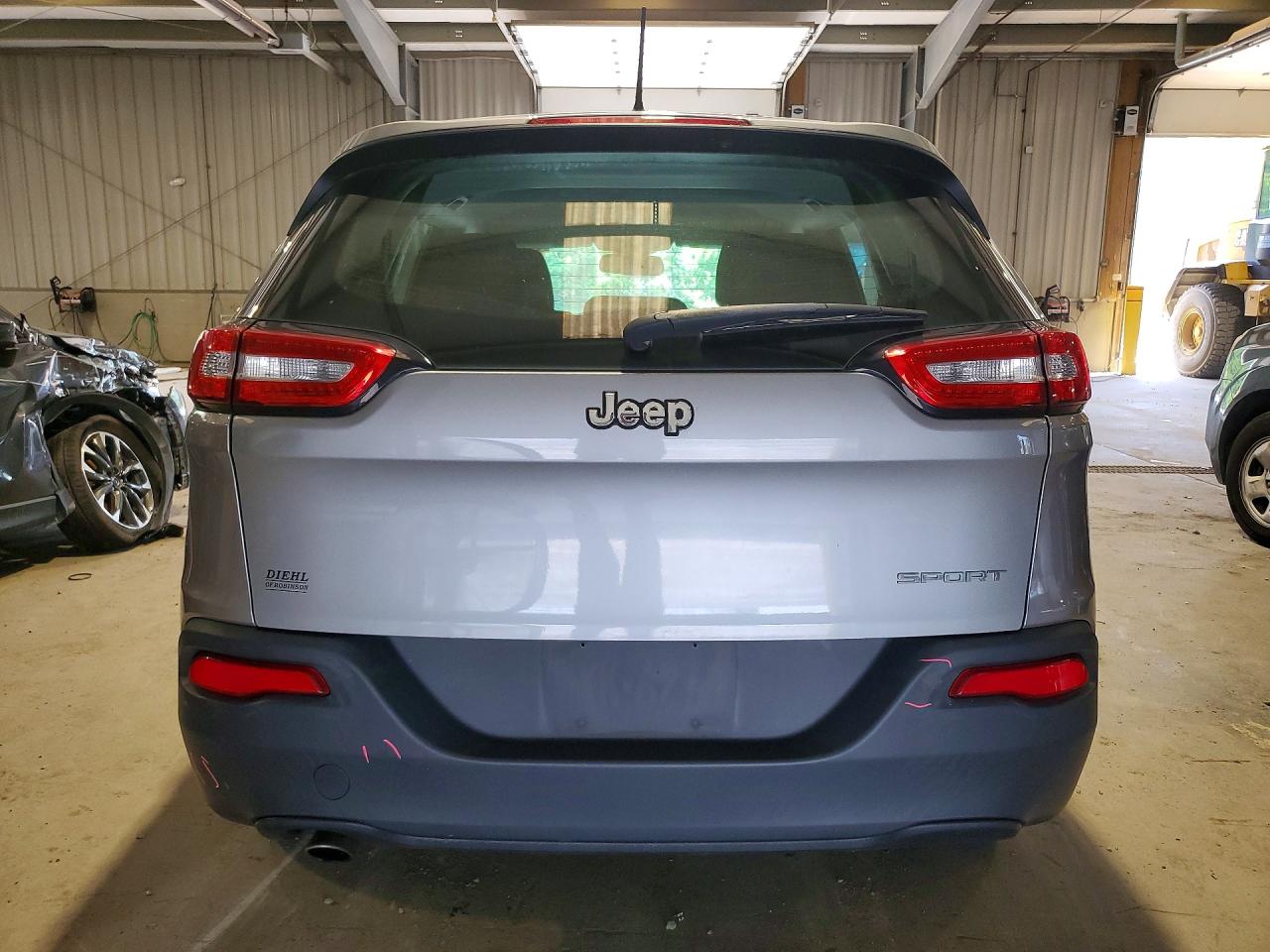 2015 Jeep Cherokee Sport Silver vin: 1C4PJLAB8FW506369