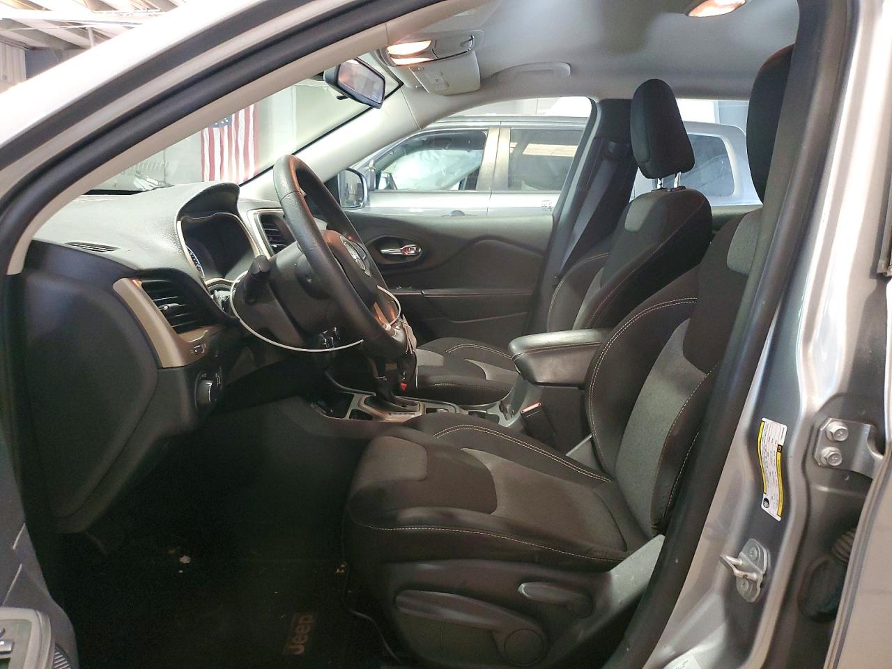 2015 Jeep Cherokee Sport Silver vin: 1C4PJLAB8FW506369