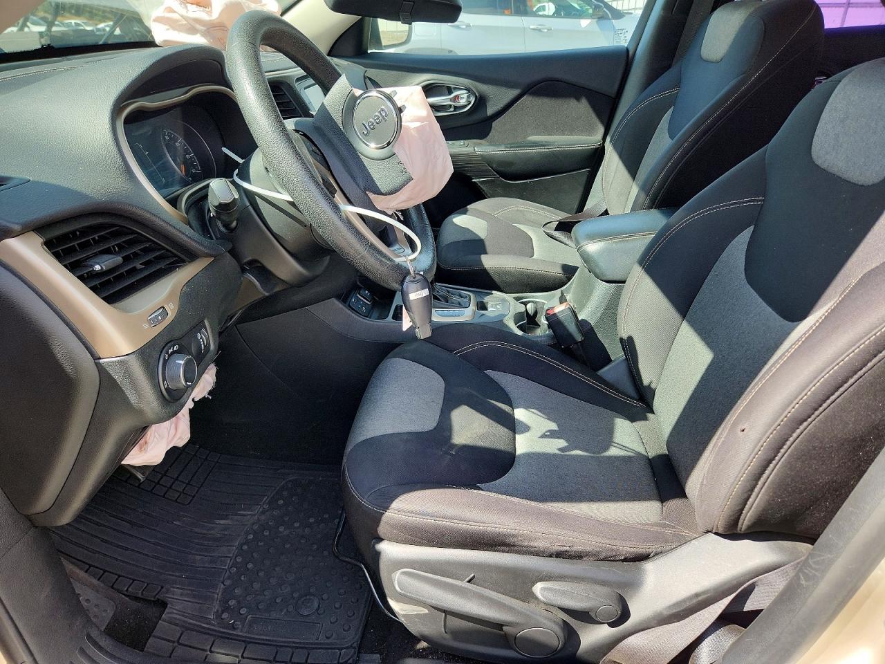 2015 Jeep Cherokee Sport Tan vin: 1C4PJLAB8FW561131