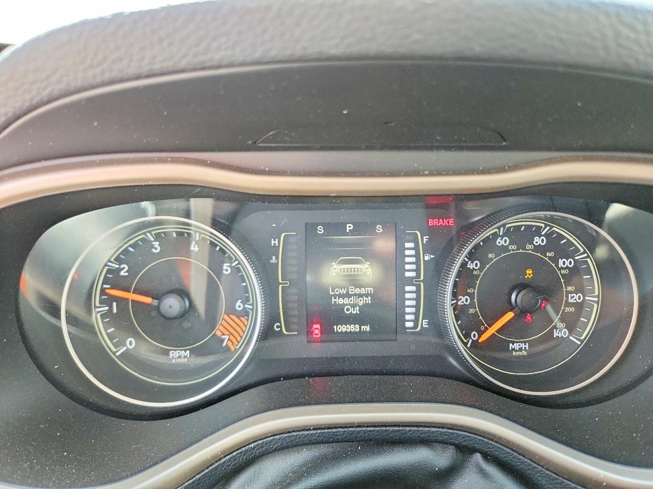 2015 Jeep Cherokee Sport Tan vin: 1C4PJLAB8FW561131