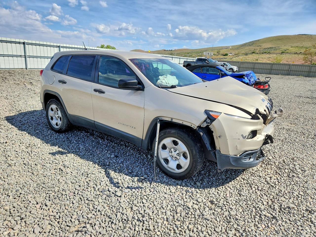 2015 Jeep Cherokee Sport Tan vin: 1C4PJLAB8FW561131