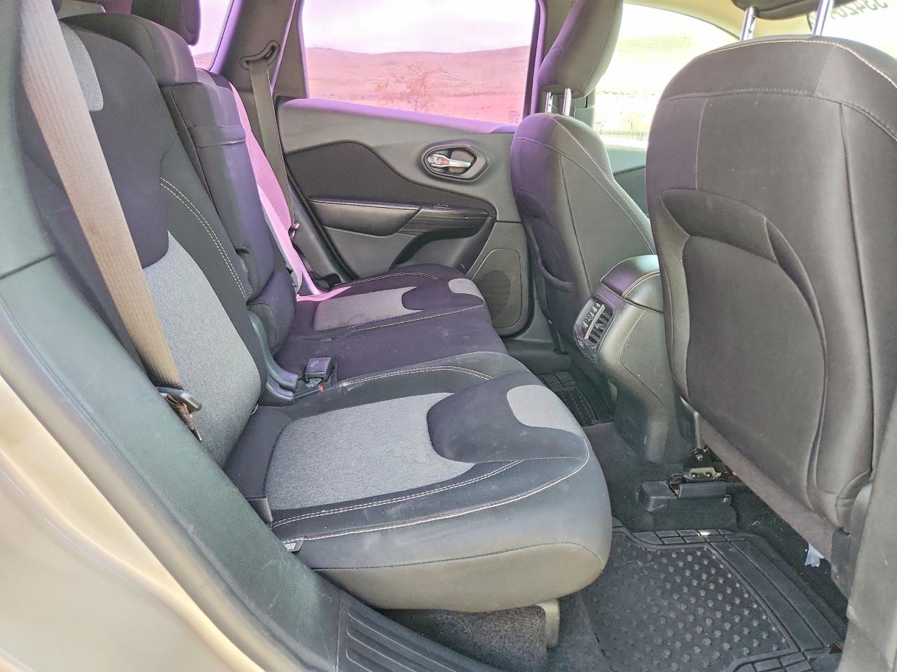 2015 Jeep Cherokee Sport Tan vin: 1C4PJLAB8FW561131