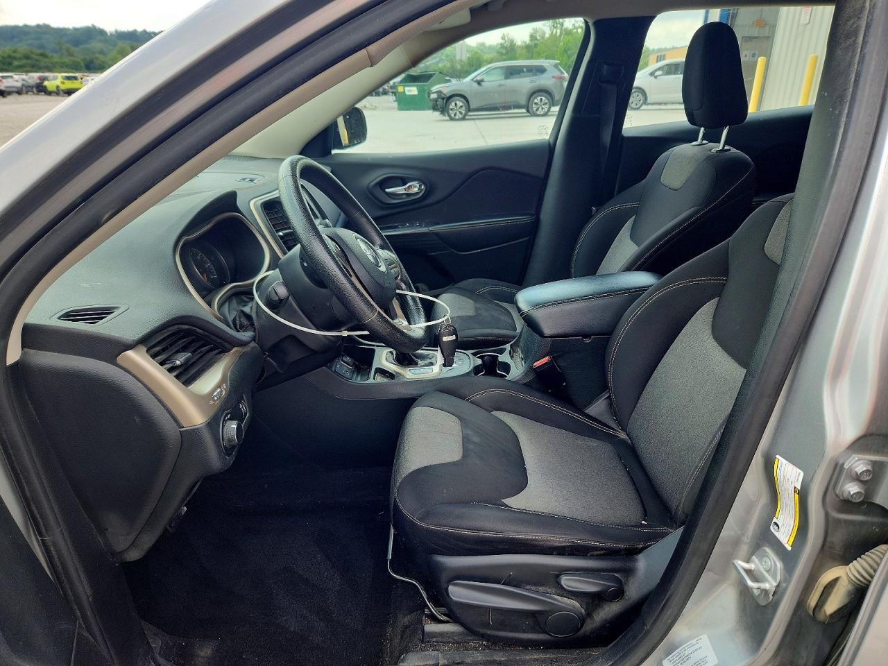 2015 Jeep Cherokee Sport Gray vin: 1C4PJLAB8FW616855