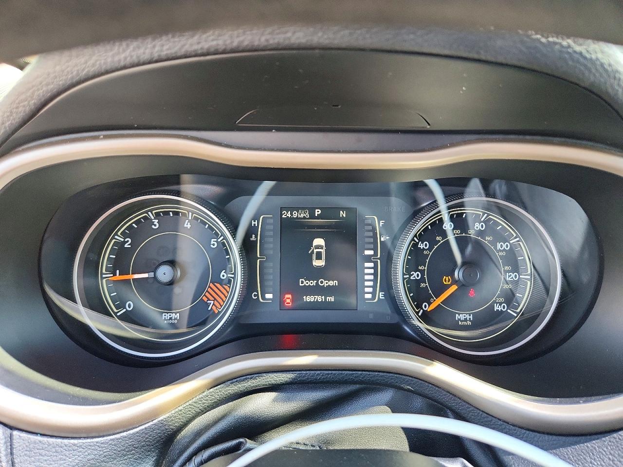 2015 Jeep Cherokee Sport White vin: 1C4PJLAB8FW632103