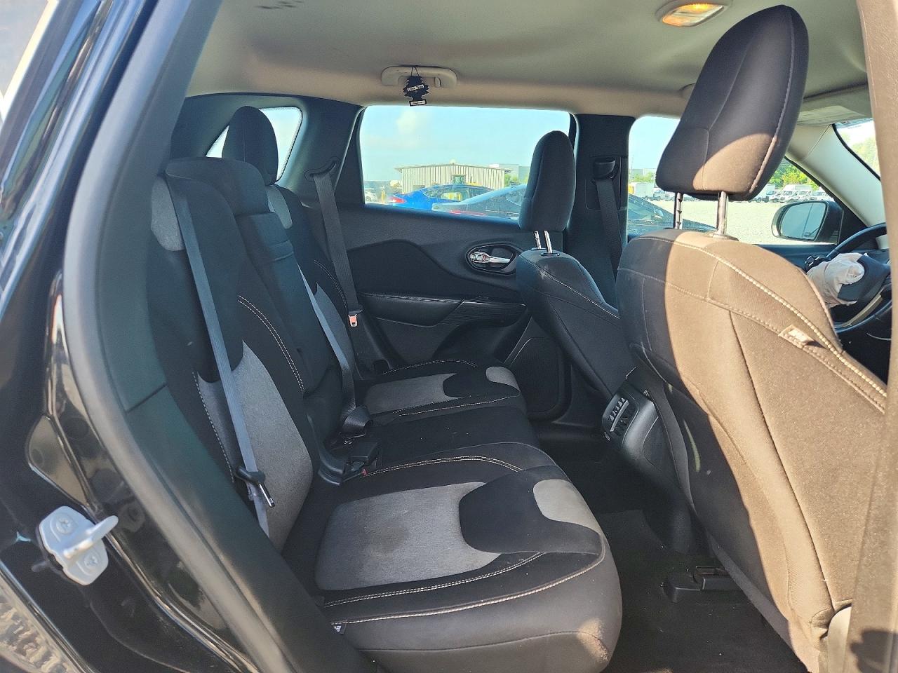 2015 Jeep Cherokee Sport Black vin: 1C4PJLAB8FW677171