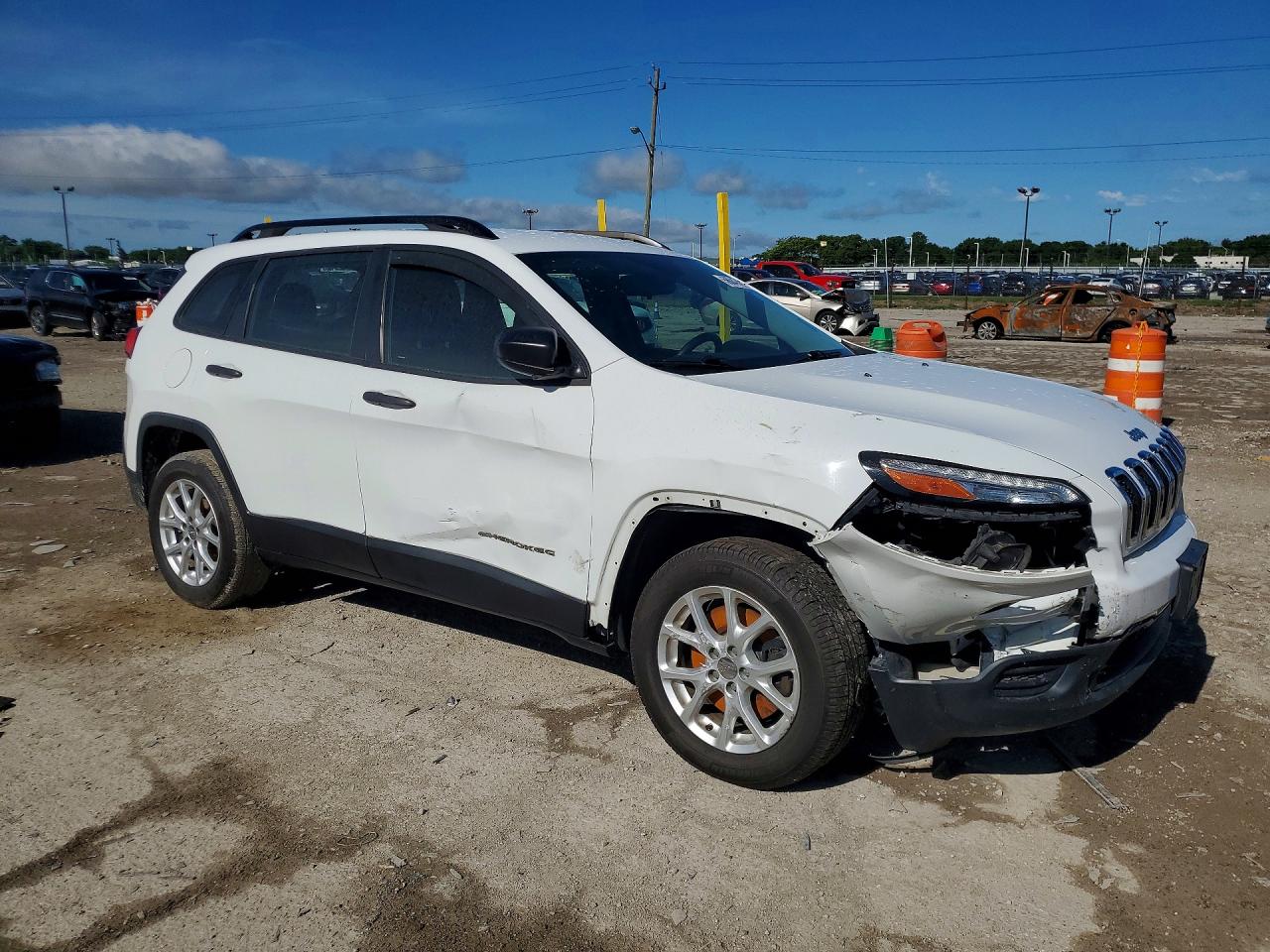 2015 Jeep Cherokee White vin: 1C4PJLAB8FW760440
