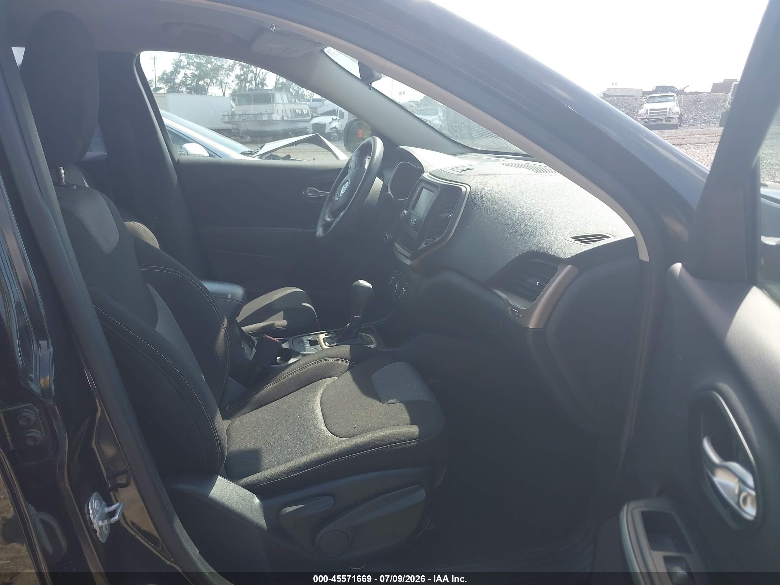 2014 Jeep Cherokee Sport Черный vin: 1C4PJLAB9EW221999