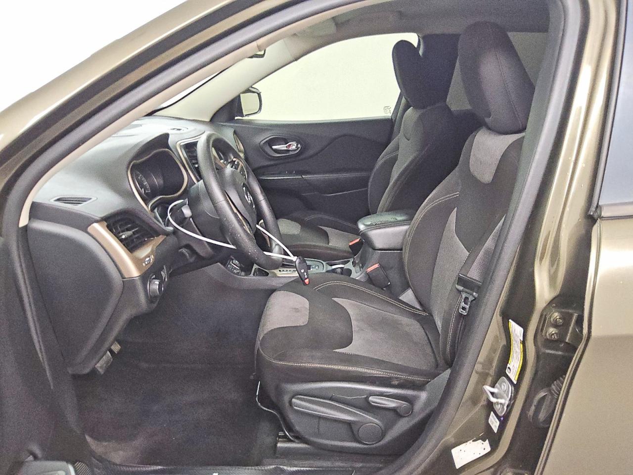 2014 Jeep Cherokee Sport Green vin: 1C4PJLAB9EW301576