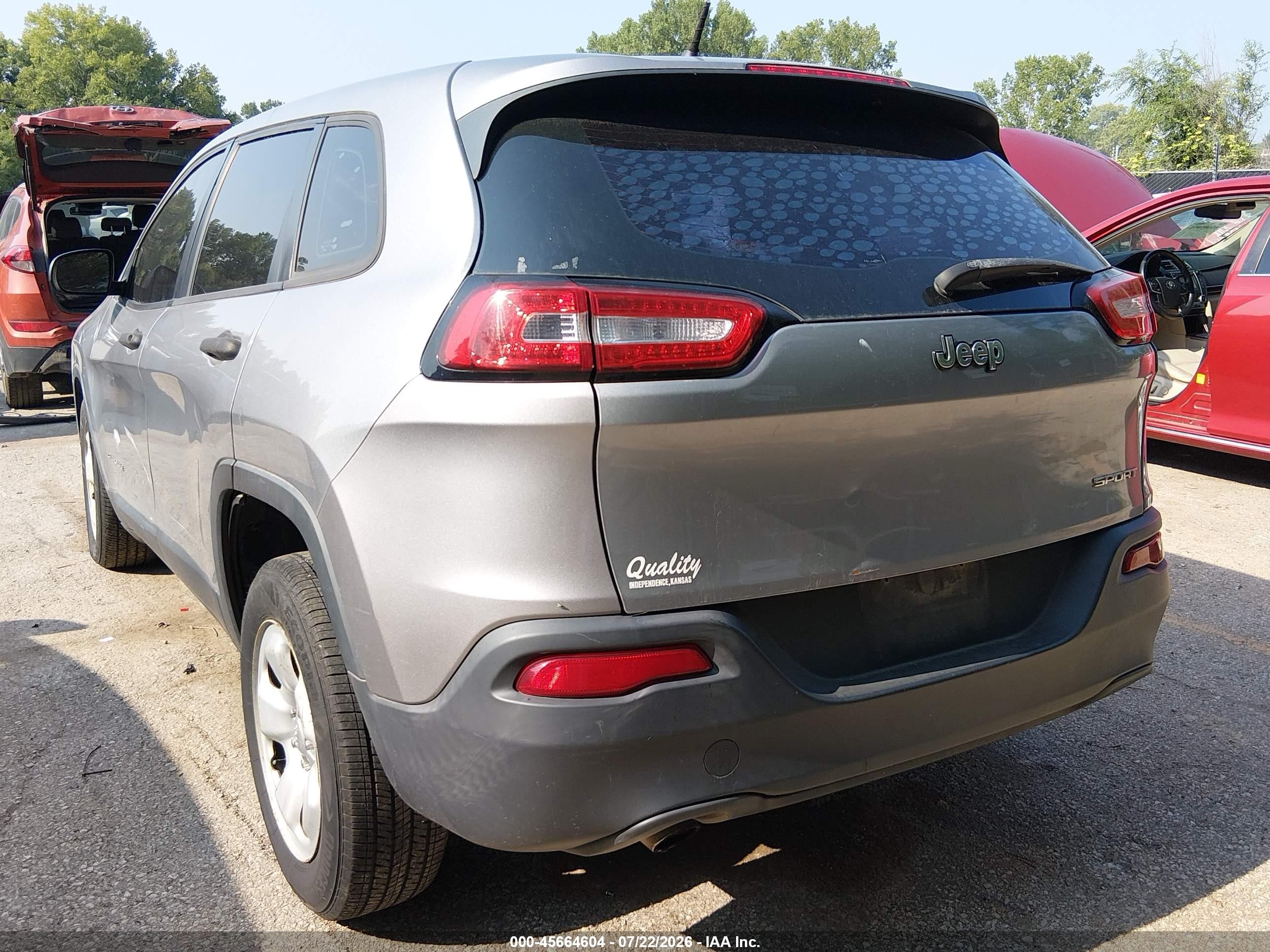 2015 Jeep Cherokee Sport Silver vin: 1C4PJLAB9FW643207