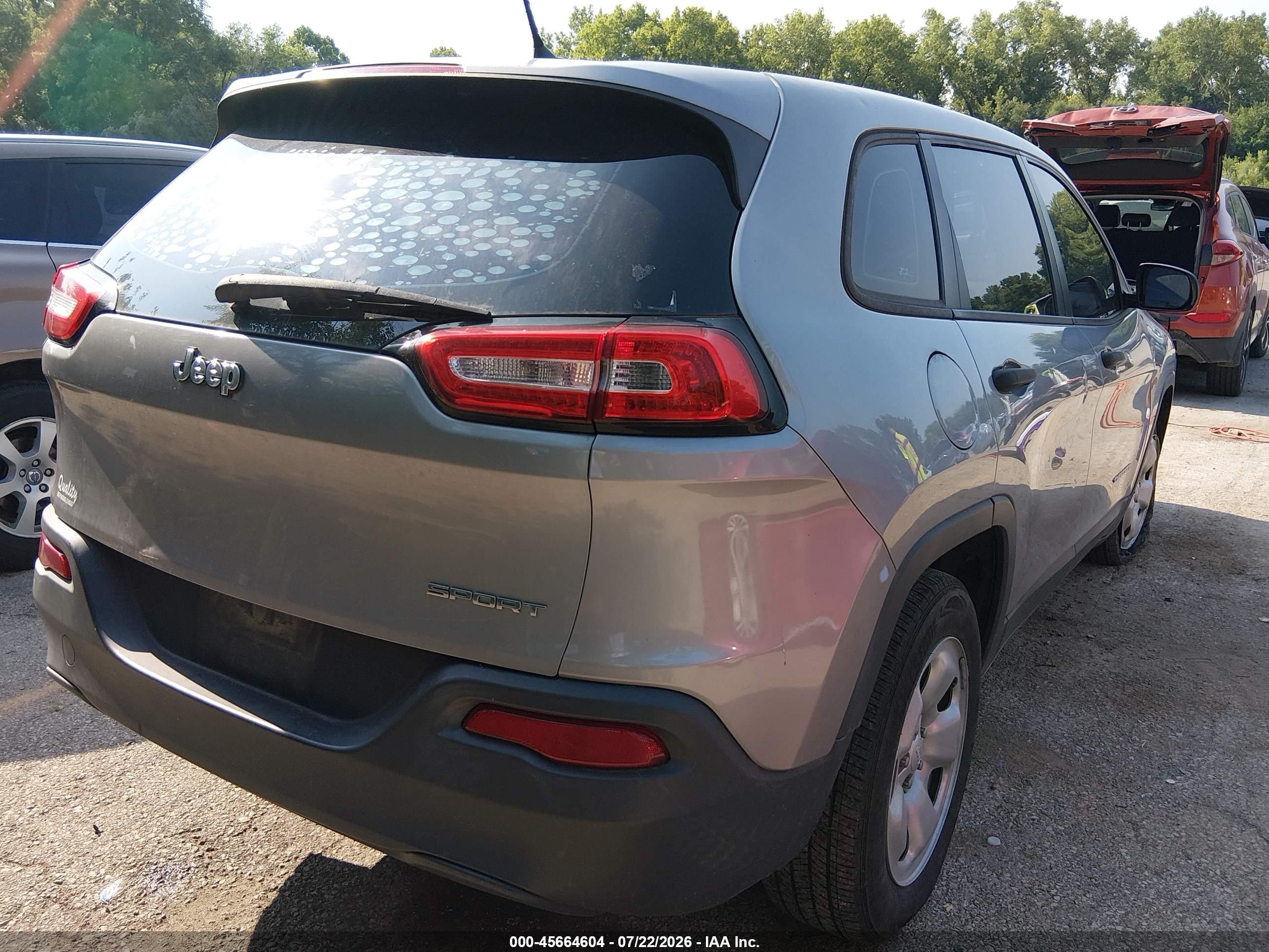 2015 Jeep Cherokee Sport Silver vin: 1C4PJLAB9FW643207