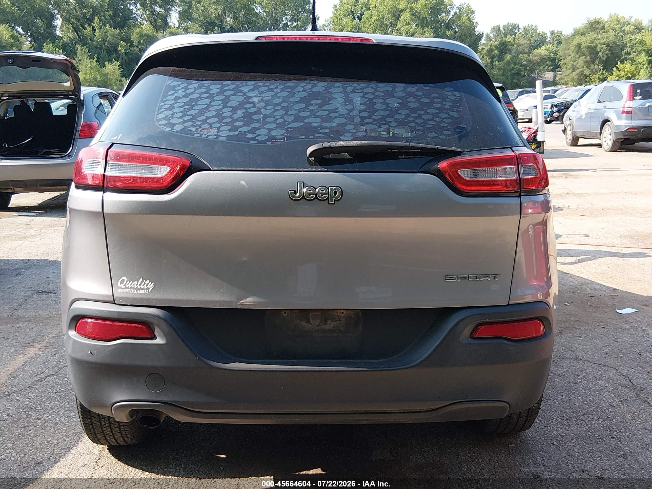 2015 Jeep Cherokee Sport Silver vin: 1C4PJLAB9FW643207