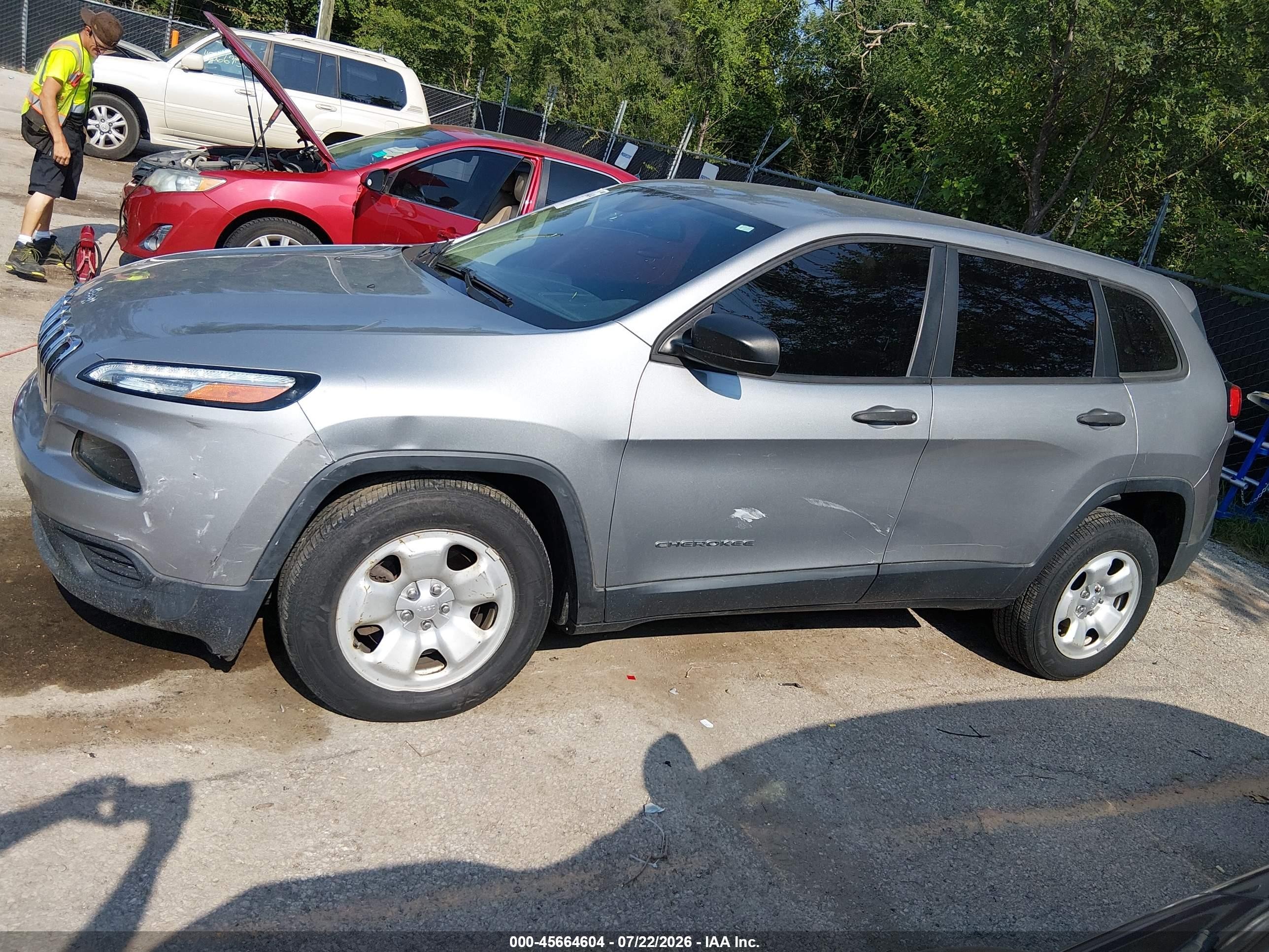 2015 Jeep Cherokee Sport Silver vin: 1C4PJLAB9FW643207