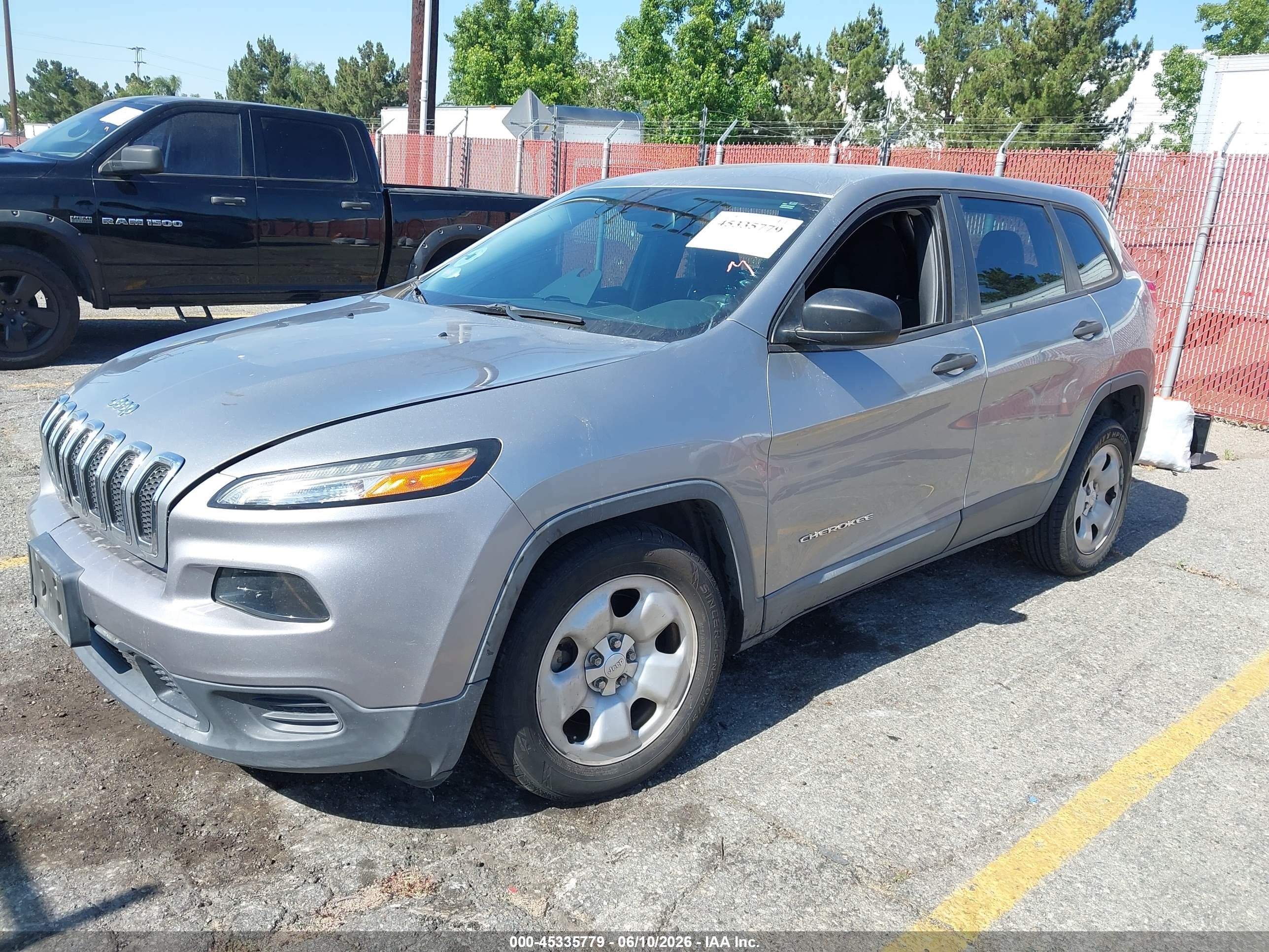 2015 Jeep Cherokee Sport Gray vin: 1C4PJLAB9FW722022