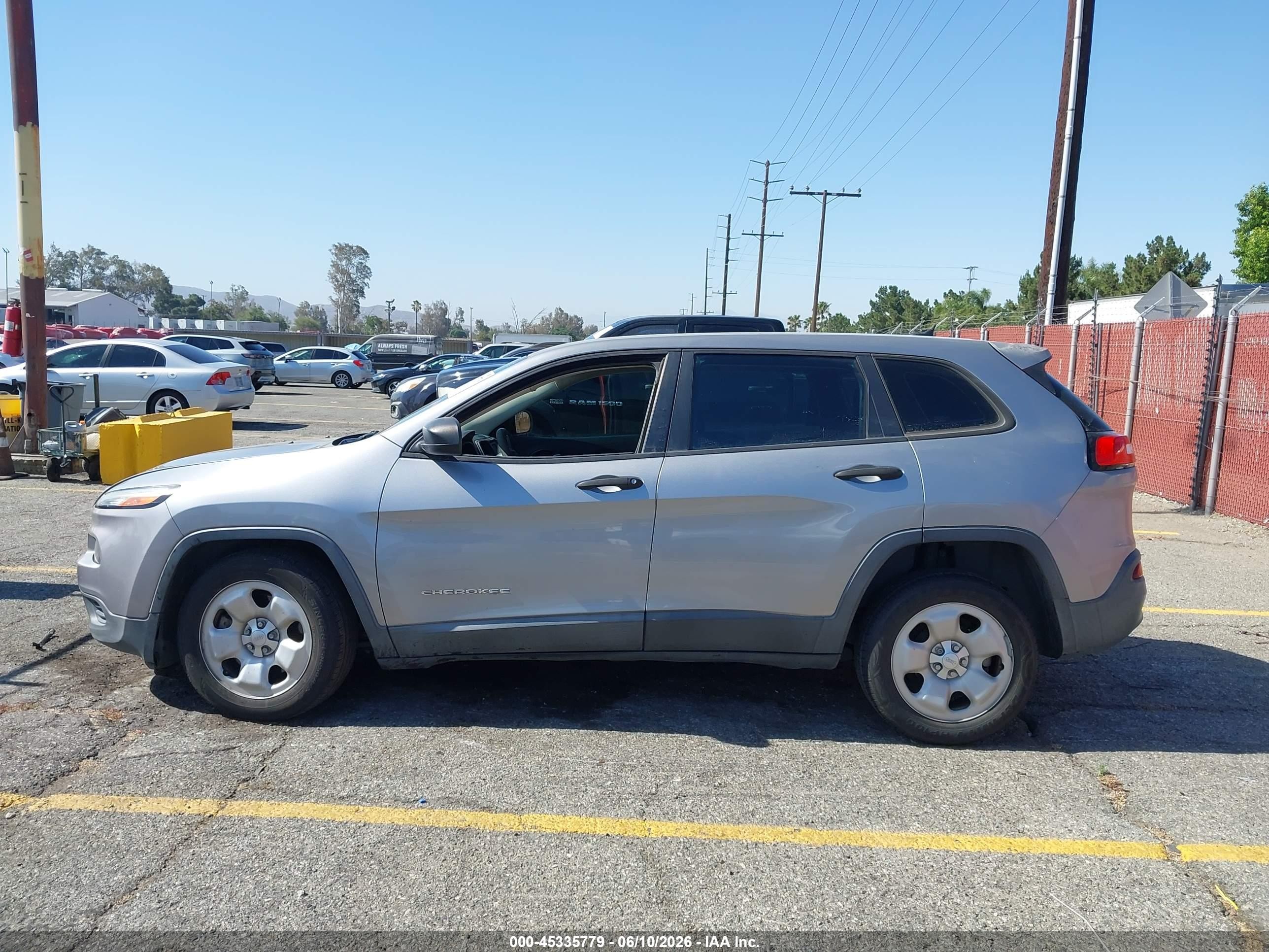 2015 Jeep Cherokee Sport Gray vin: 1C4PJLAB9FW722022