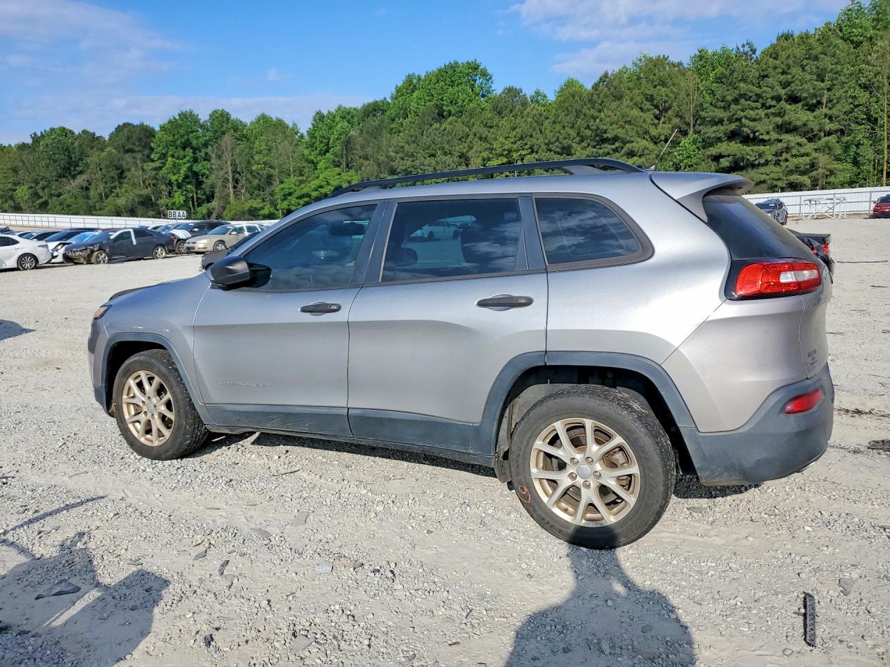 2015 Jeep Cherokee Sport Серебряный vin: 1C4PJLAB9FW761886
