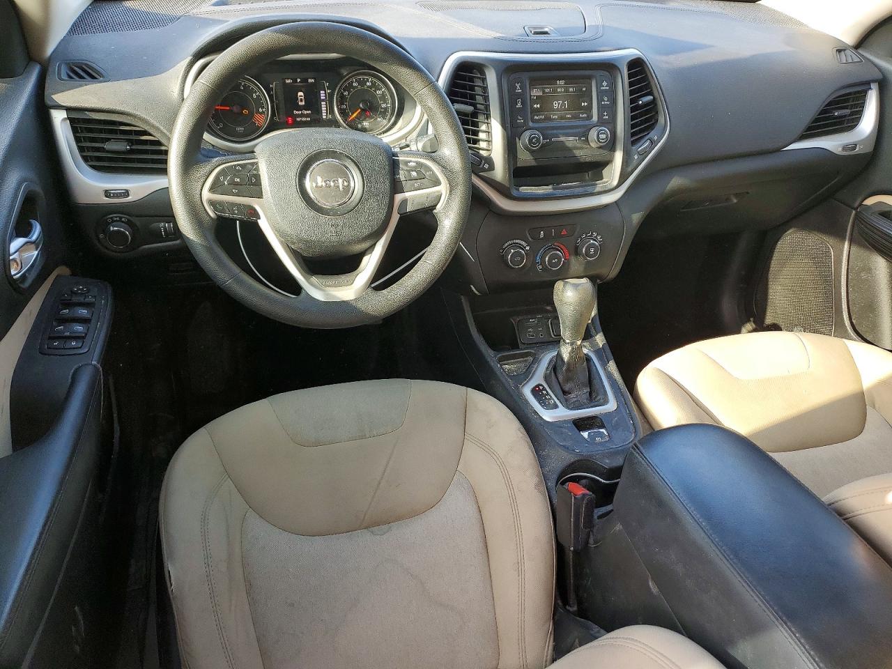 2015 Jeep Cherokee Sport Серебряный vin: 1C4PJLAB9FW761886