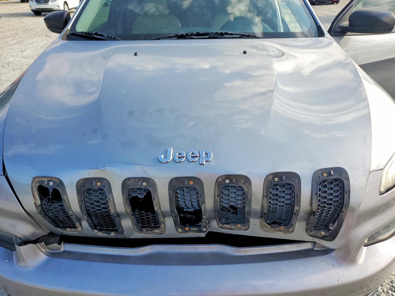 2015 Jeep Cherokee Sport Серебряный vin: 1C4PJLAB9FW761886
