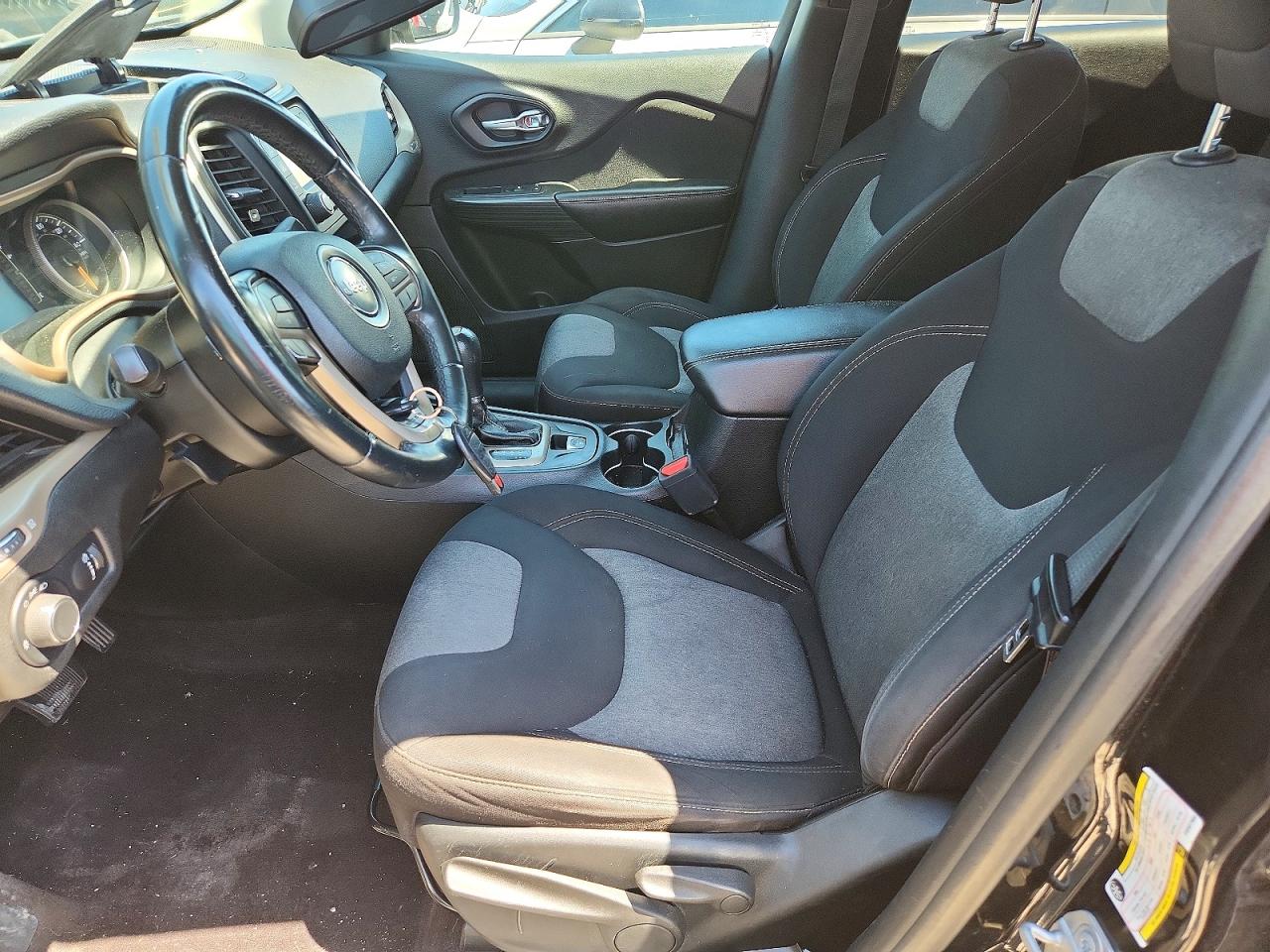 2017 Jeep Cherokee Sport Черный vin: 1C4PJLAB9HW507968