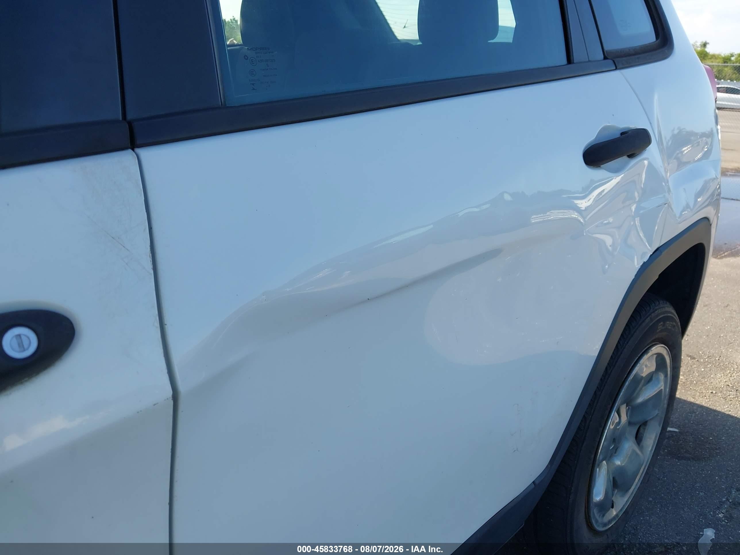 2014 Jeep Cherokee Sport White vin: 1C4PJLABXEW104593