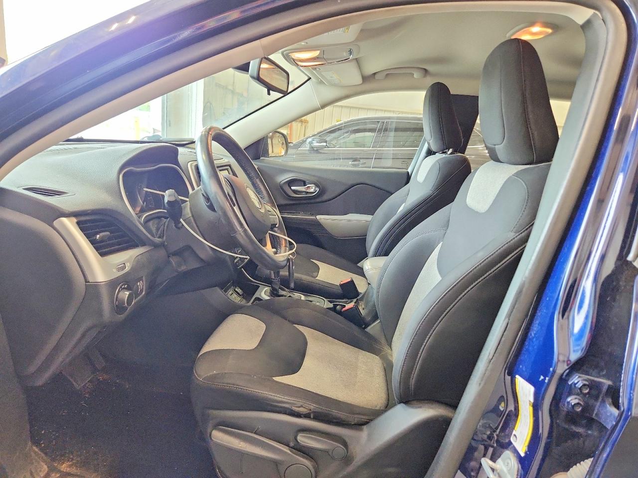 2014 Jeep Cherokee Sport Синий vin: 1C4PJLABXEW185112