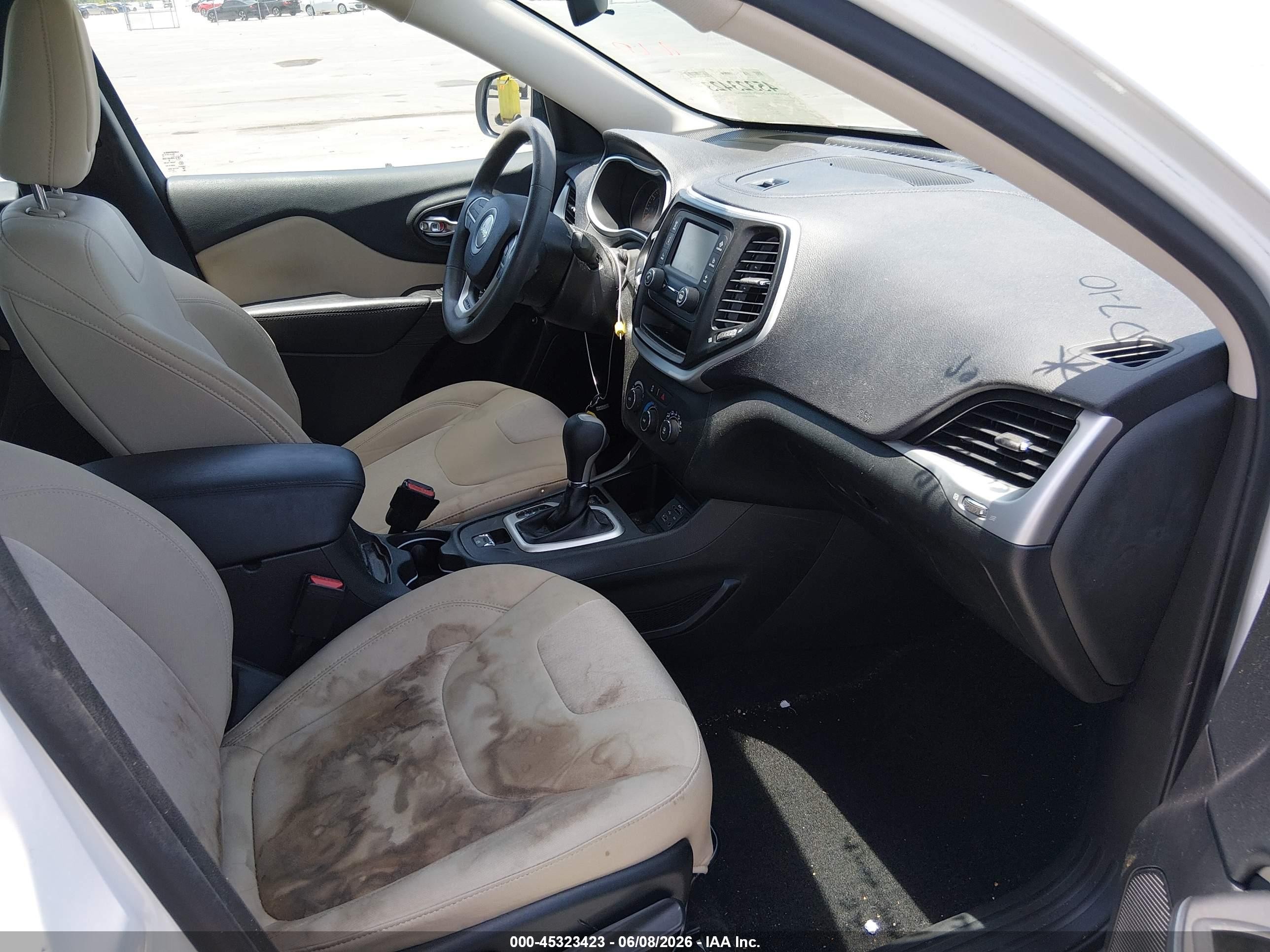 2015 Jeep Cherokee Sport White vin: 1C4PJLABXFW532066