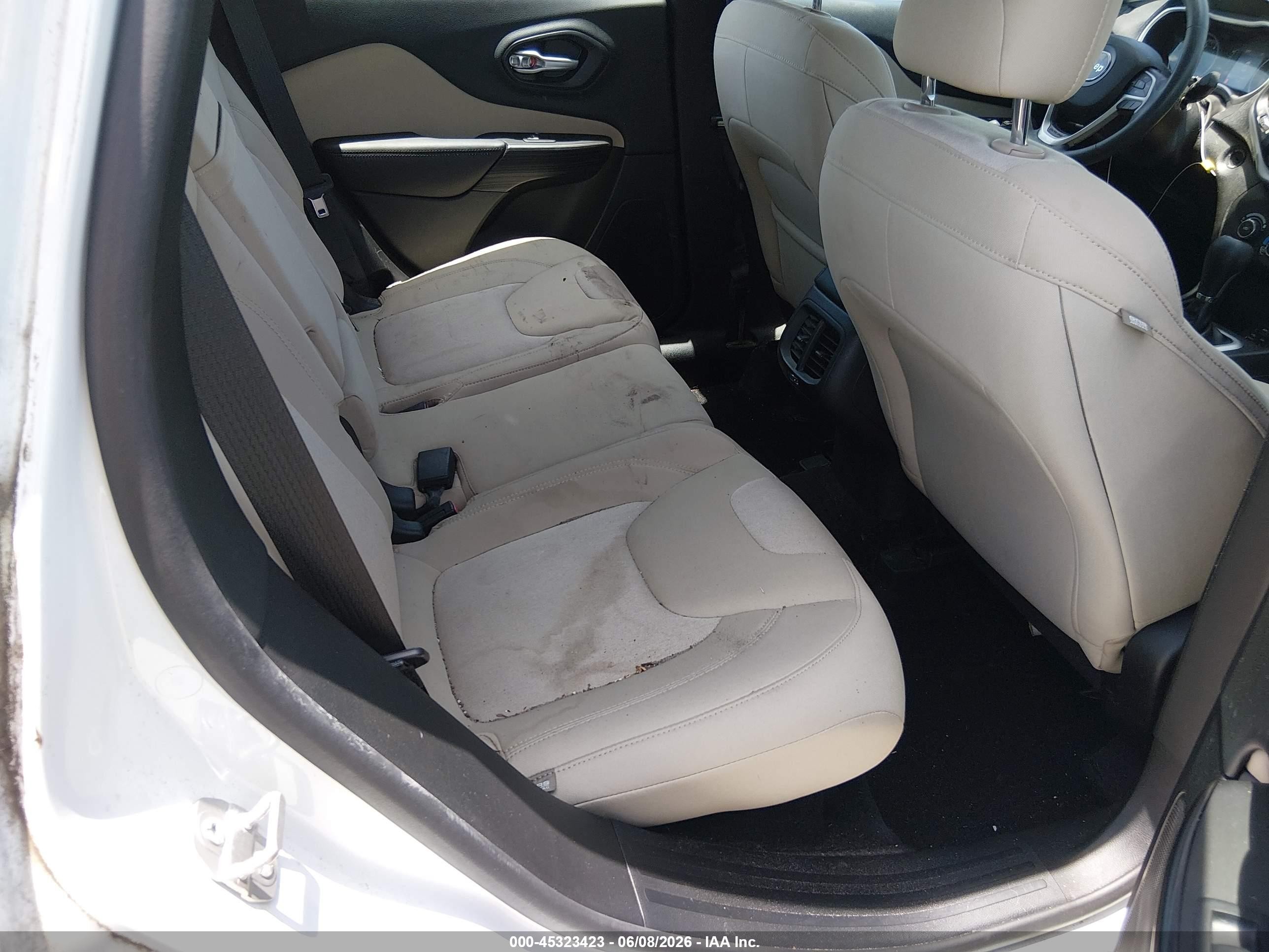2015 Jeep Cherokee Sport White vin: 1C4PJLABXFW532066