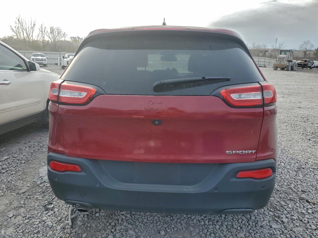 2015 Jeep Cherokee Sport Red vin: 1C4PJLABXFW662896