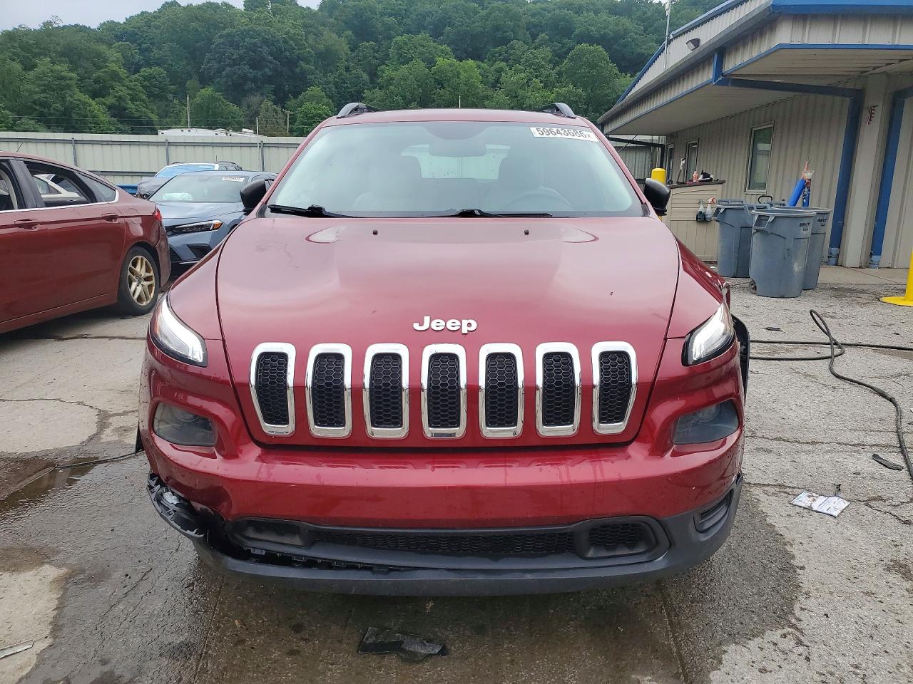 2015 Jeep Cherokee Sport Red vin: 1C4PJLABXFW731750