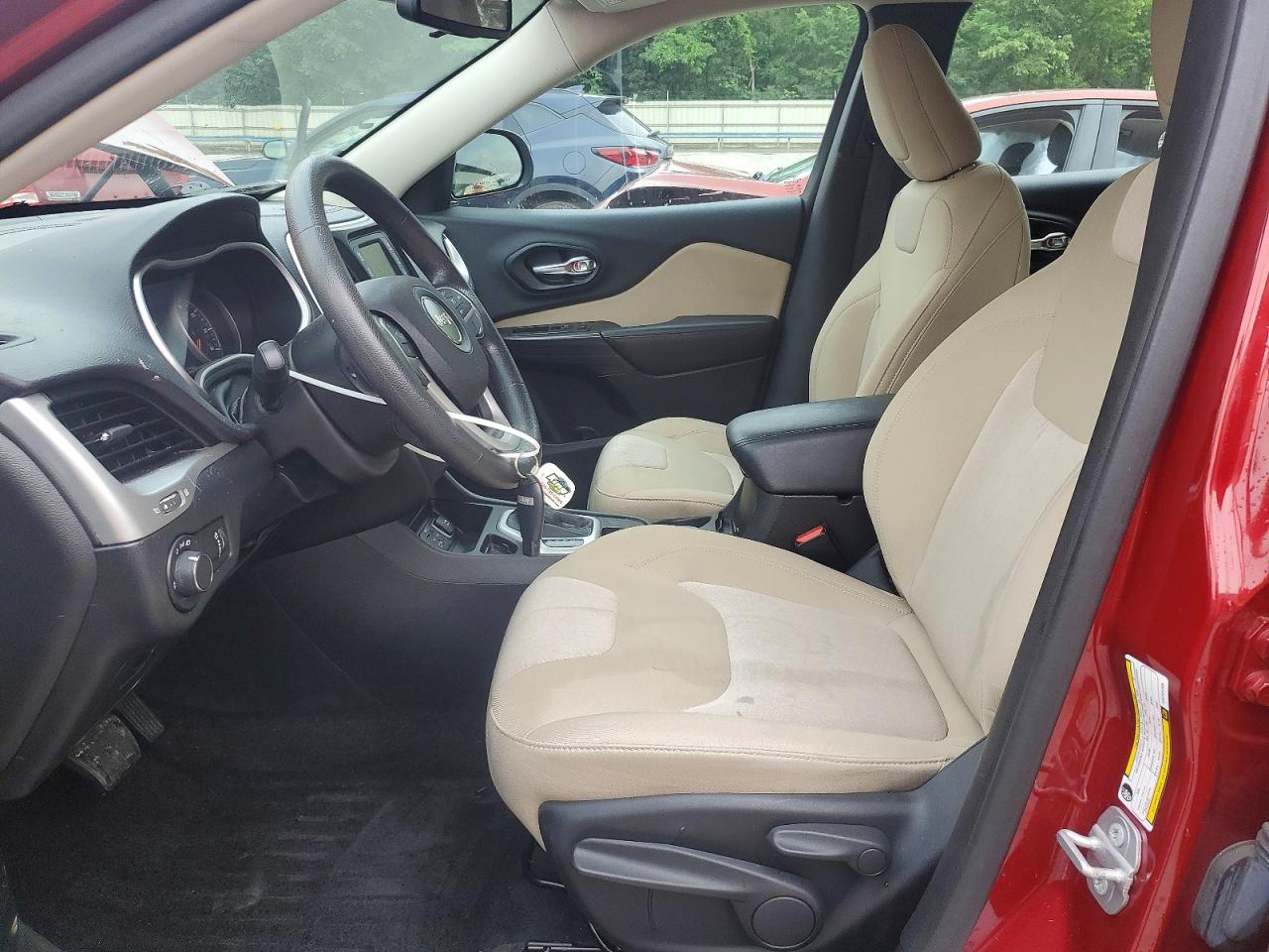 2015 Jeep Cherokee Sport Red vin: 1C4PJLABXFW731750
