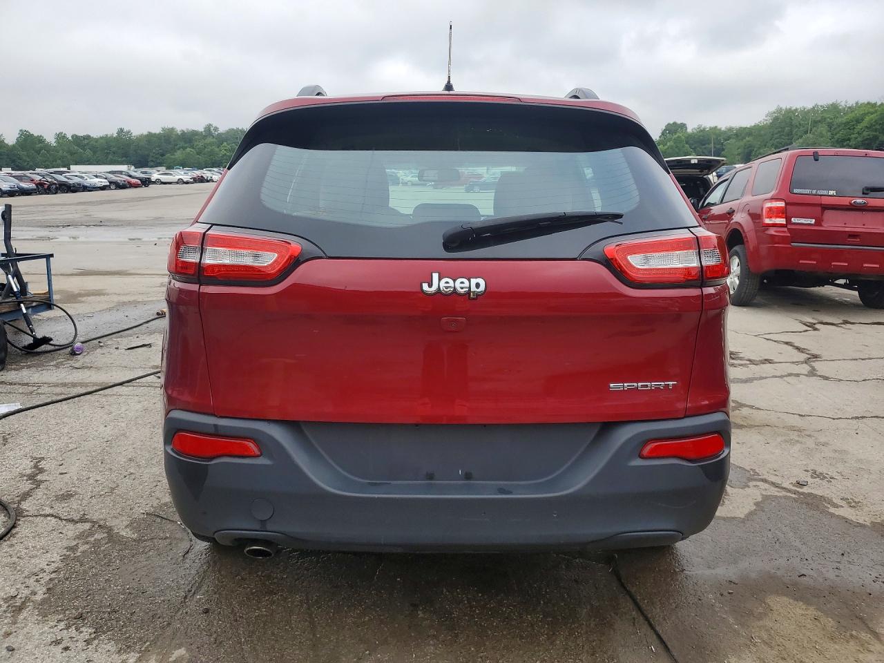 2015 Jeep Cherokee Sport Red vin: 1C4PJLABXFW731750