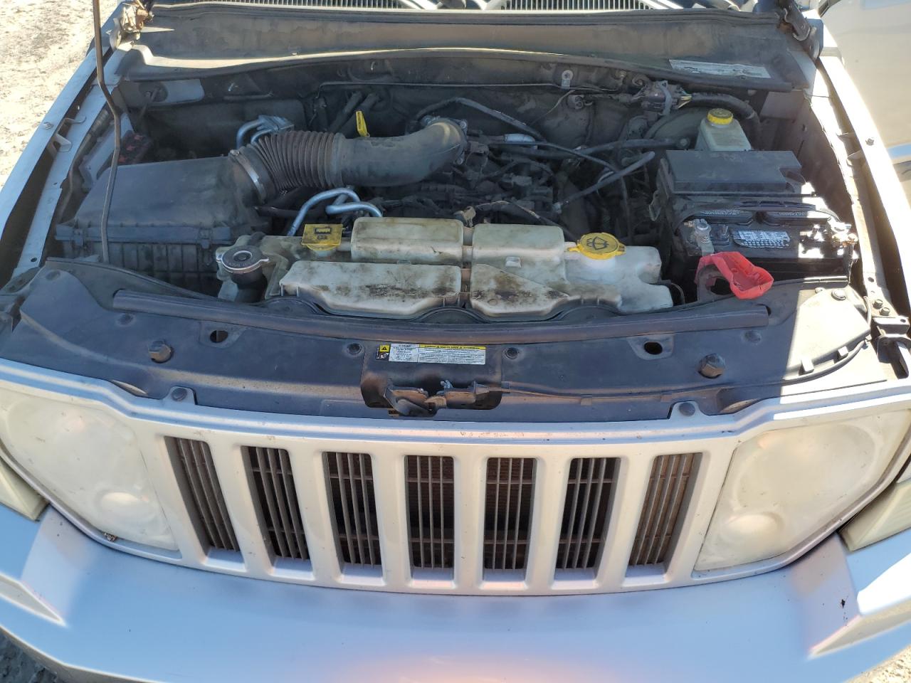 2012 Jeep Liberty Sport Серебряный vin: 1C4PJLAK0CW122338