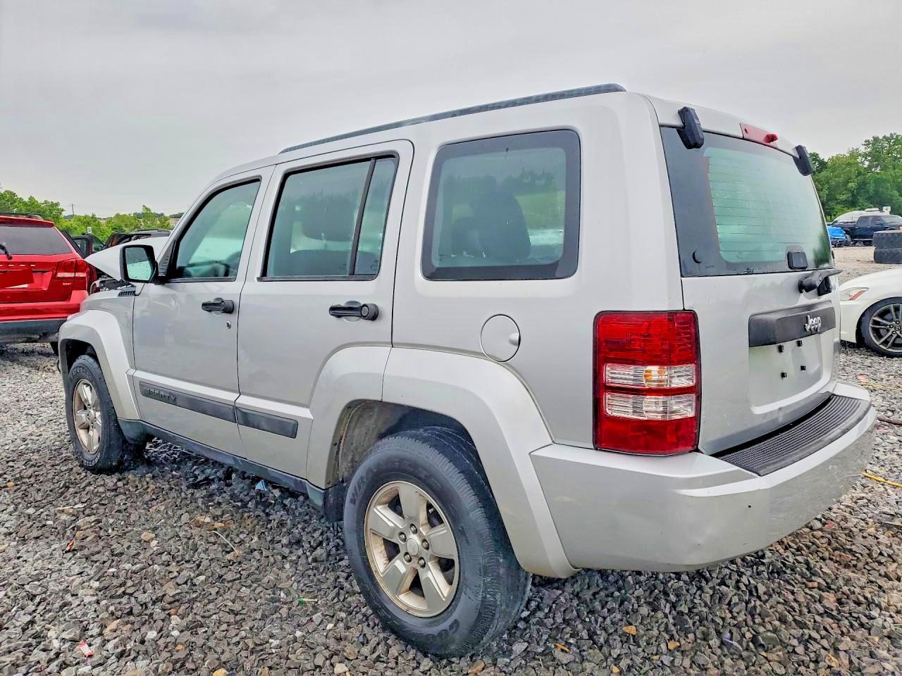 2012 Jeep Liberty Sport Серебряный vin: 1C4PJLAK0CW165772