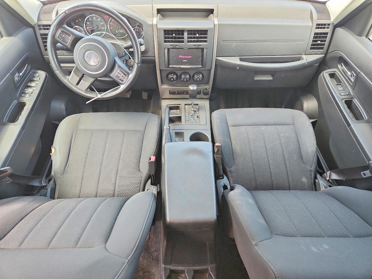 2012 Jeep Liberty Sport White vin: 1C4PJLAK1CW100607