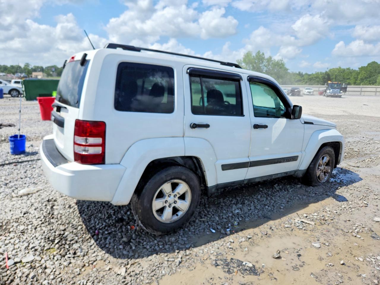2012 Jeep Liberty Sport White vin: 1C4PJLAK1CW134417