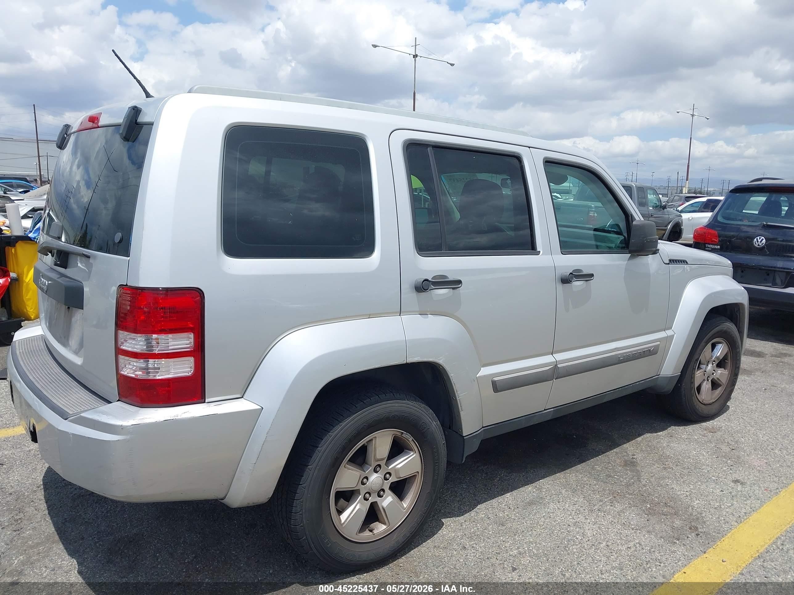 2012 Jeep Liberty Sport Silver vin: 1C4PJLAK2CW122471