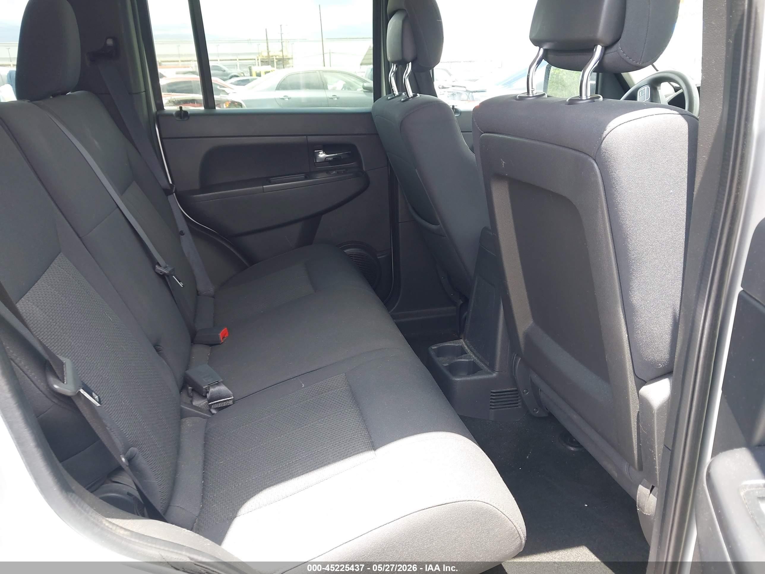2012 Jeep Liberty Sport Silver vin: 1C4PJLAK2CW122471