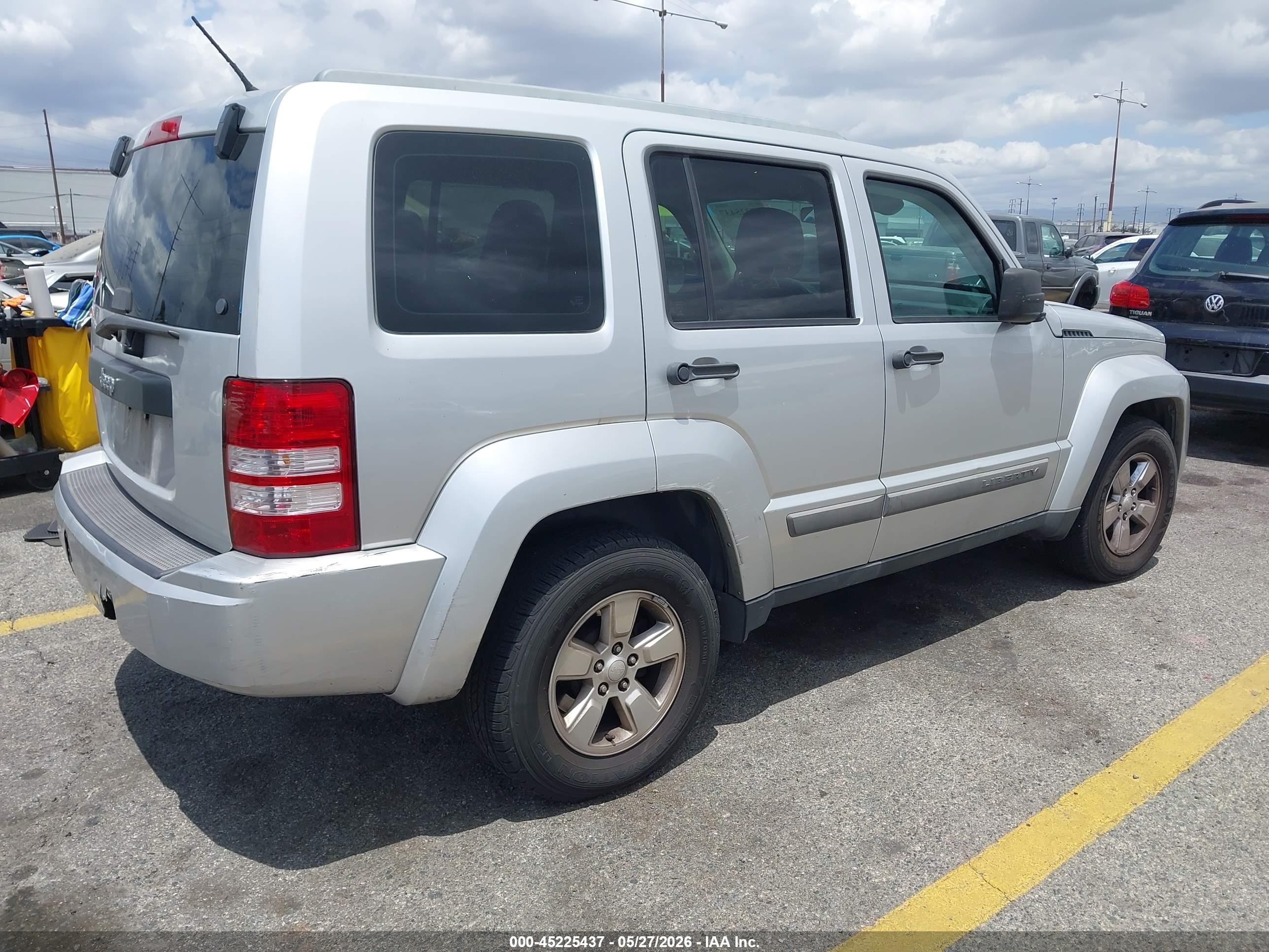 2012 Jeep Liberty Sport Silver vin: 1C4PJLAK2CW122471