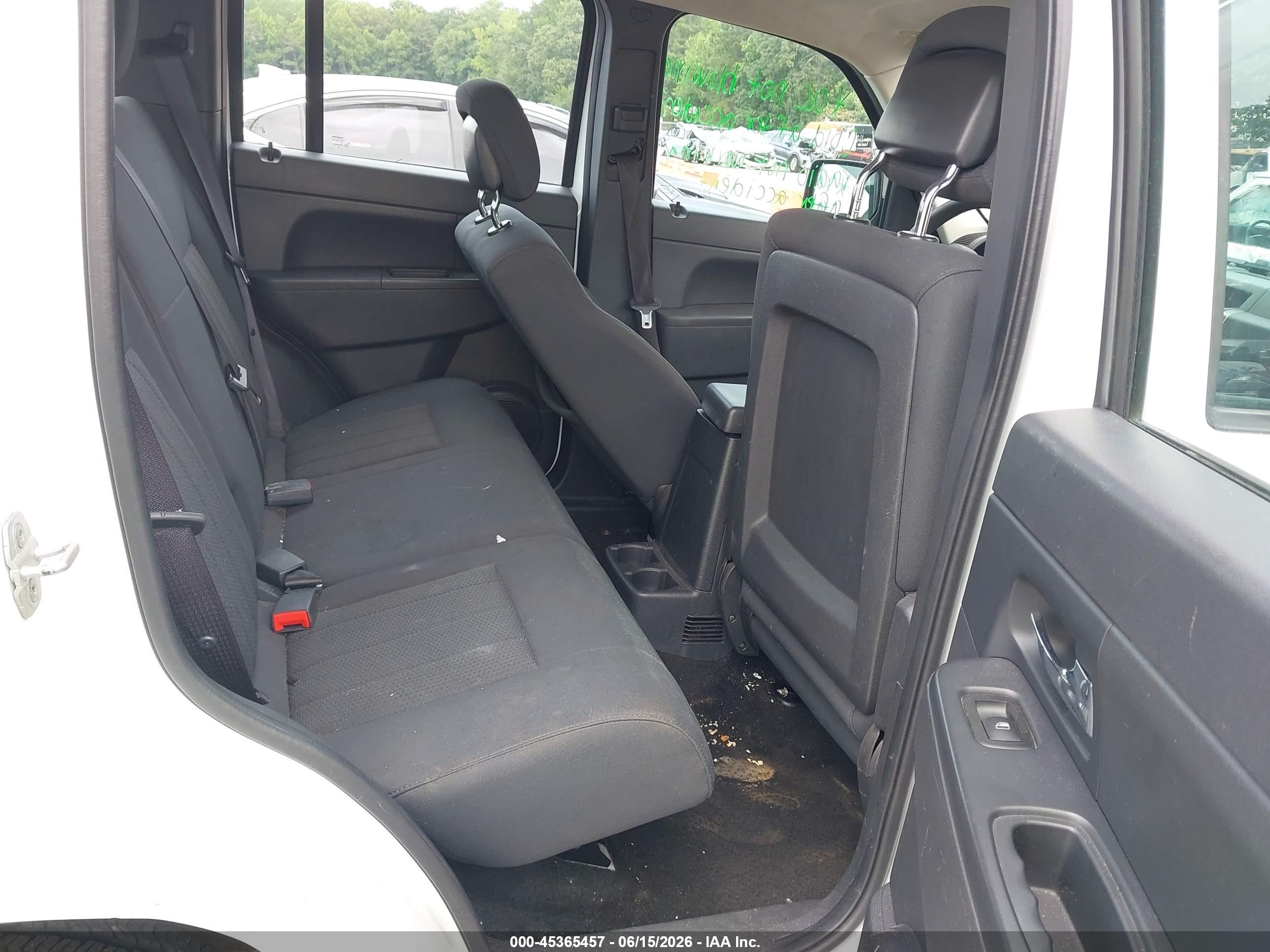 2012 Jeep Liberty Sport White vin: 1C4PJLAK2CW178846