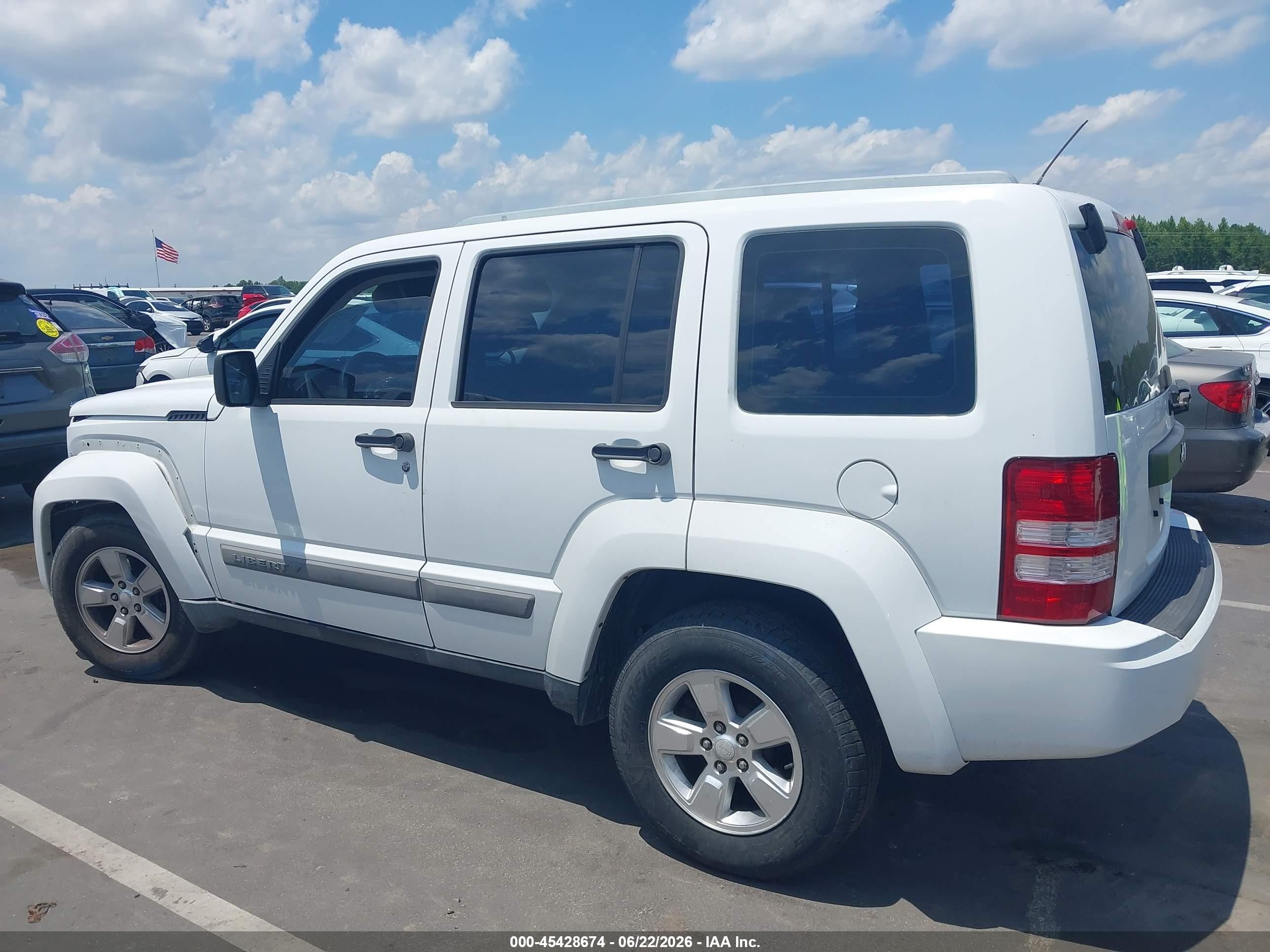 2012 Jeep Liberty Sport White vin: 1C4PJLAK4CW122438