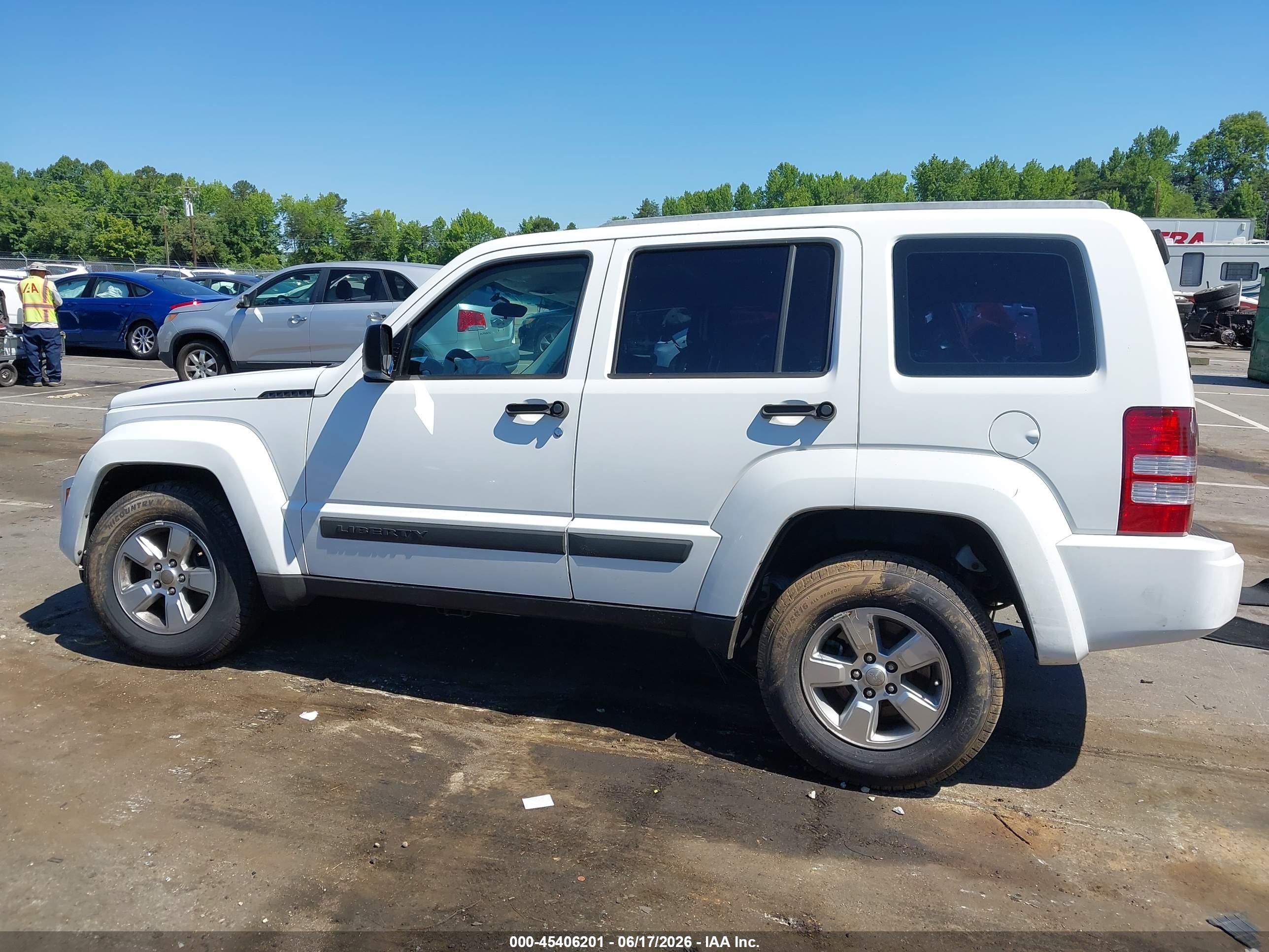 2012 Jeep Liberty Sport White vin: 1C4PJLAK5CW122447