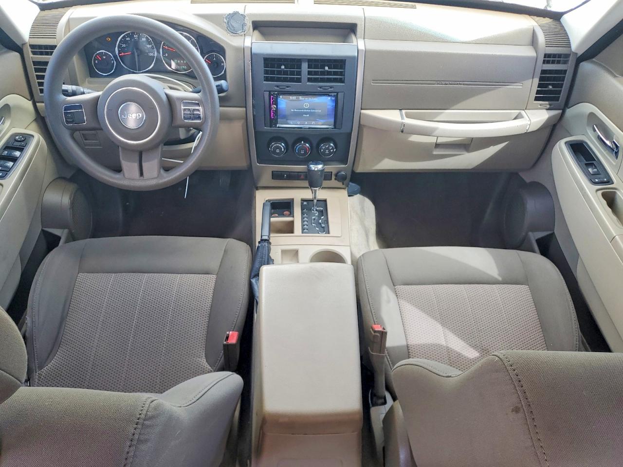 2012 Jeep Liberty White vin: 1C4PJLAK6CW103941