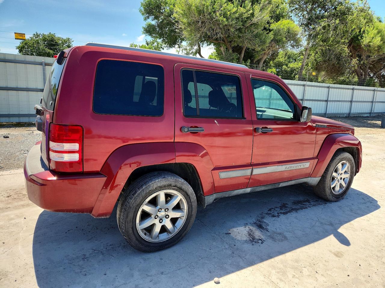 2012 Jeep Liberty Sport Maroon vin: 1C4PJLAK7CW110879